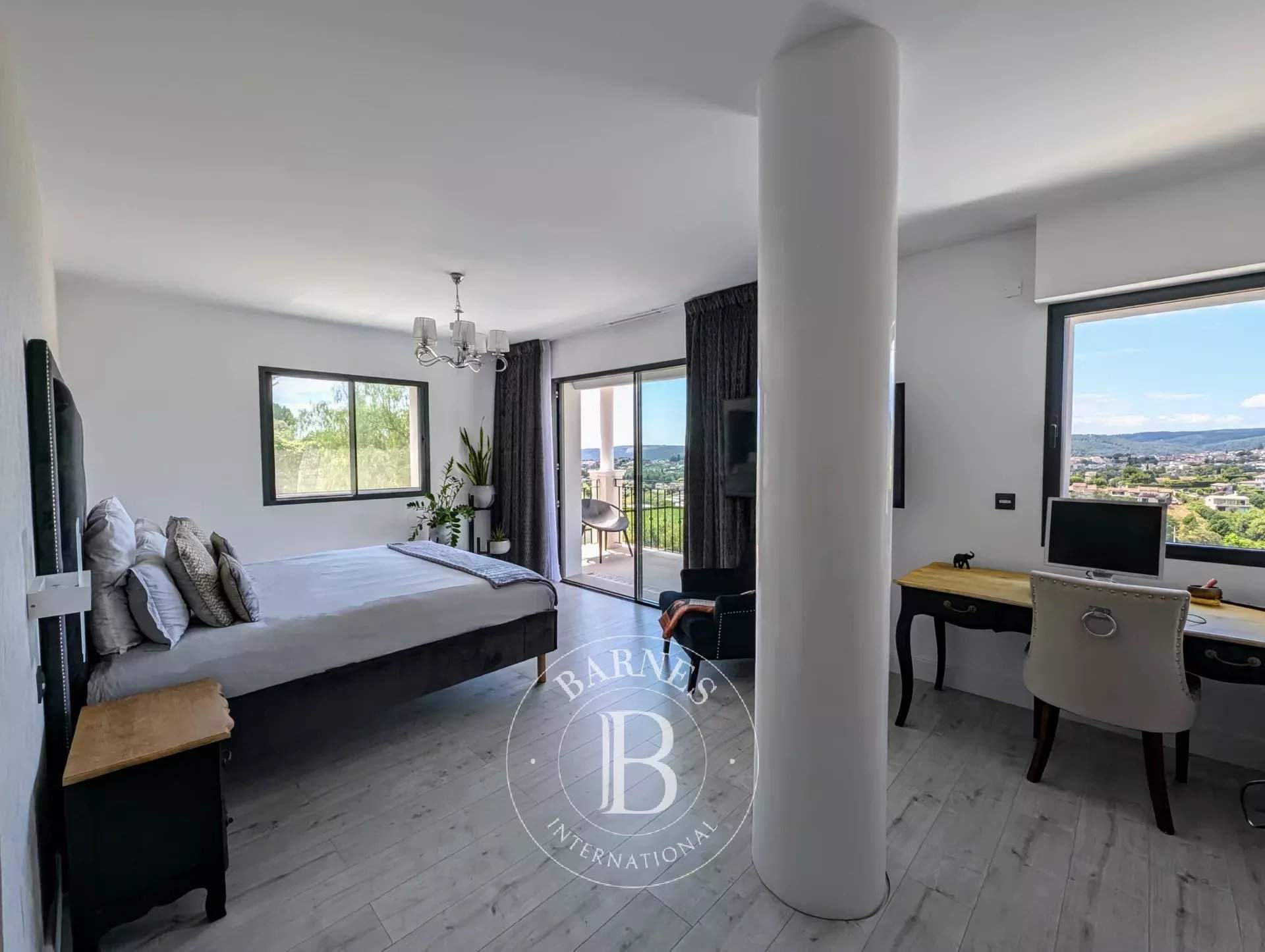 Villa walking distance to Saint Paul de Vence - 5 bedrooms picture 3