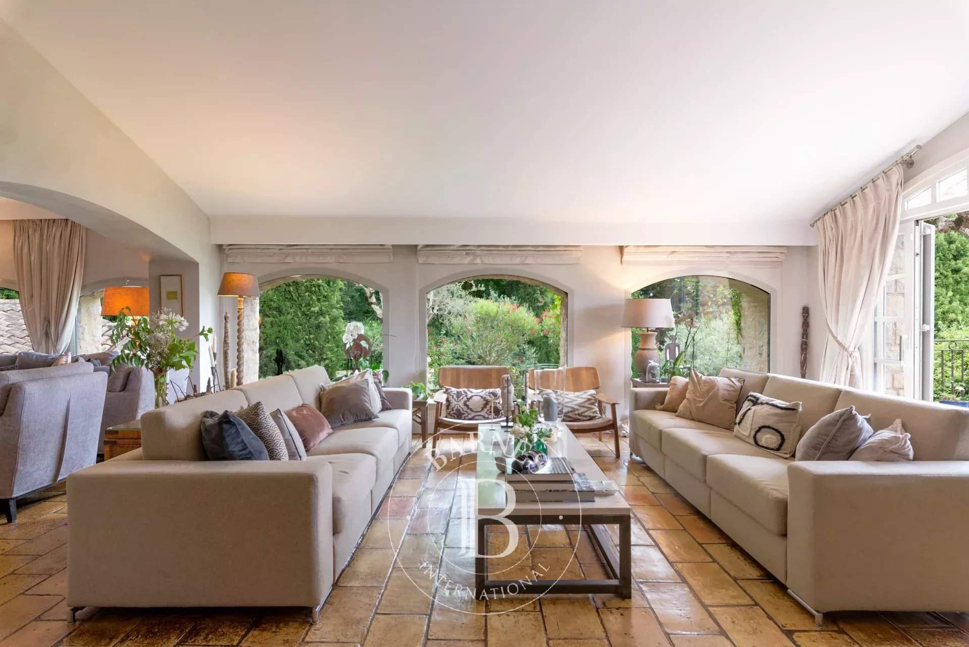 Mougins  - Villa 8 Pi&egrave;ces 5 Chambres - picture 2