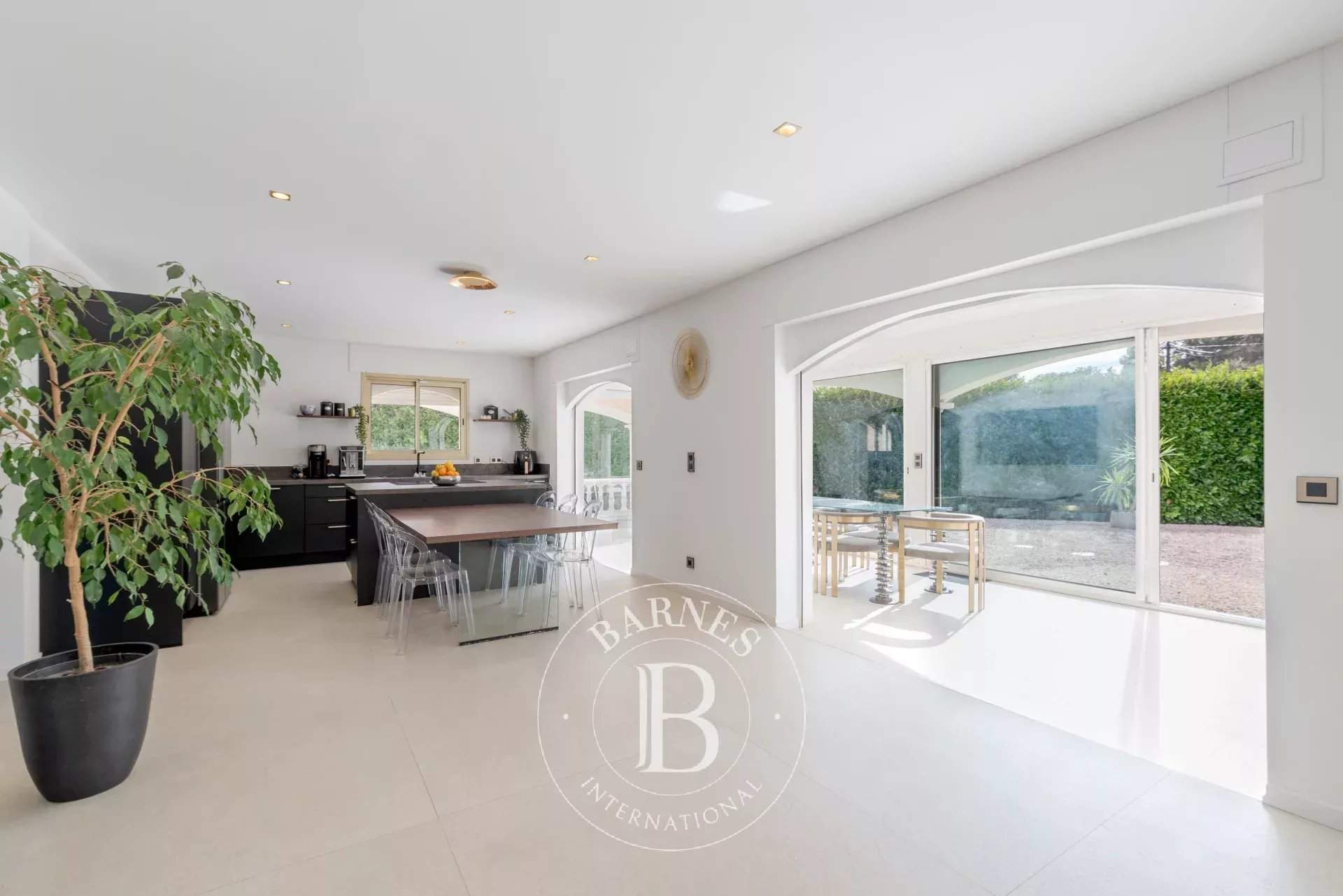 Roquefort-les-Pins  - Villa 7 Pi&egrave;ces 5 Chambres - picture 9