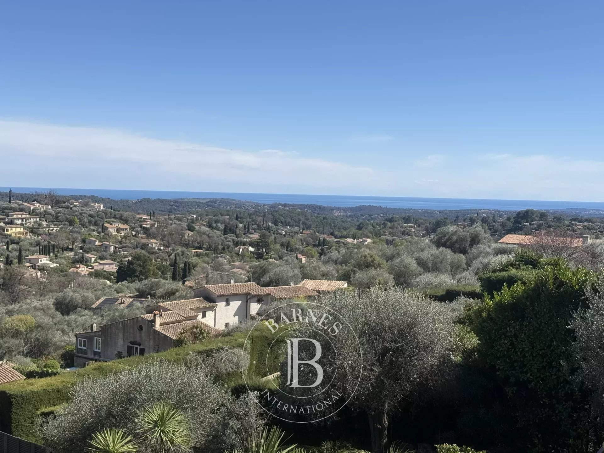 Le Rouret  - Maison 6 Pi&egrave;ces 4 Chambres - picture 2