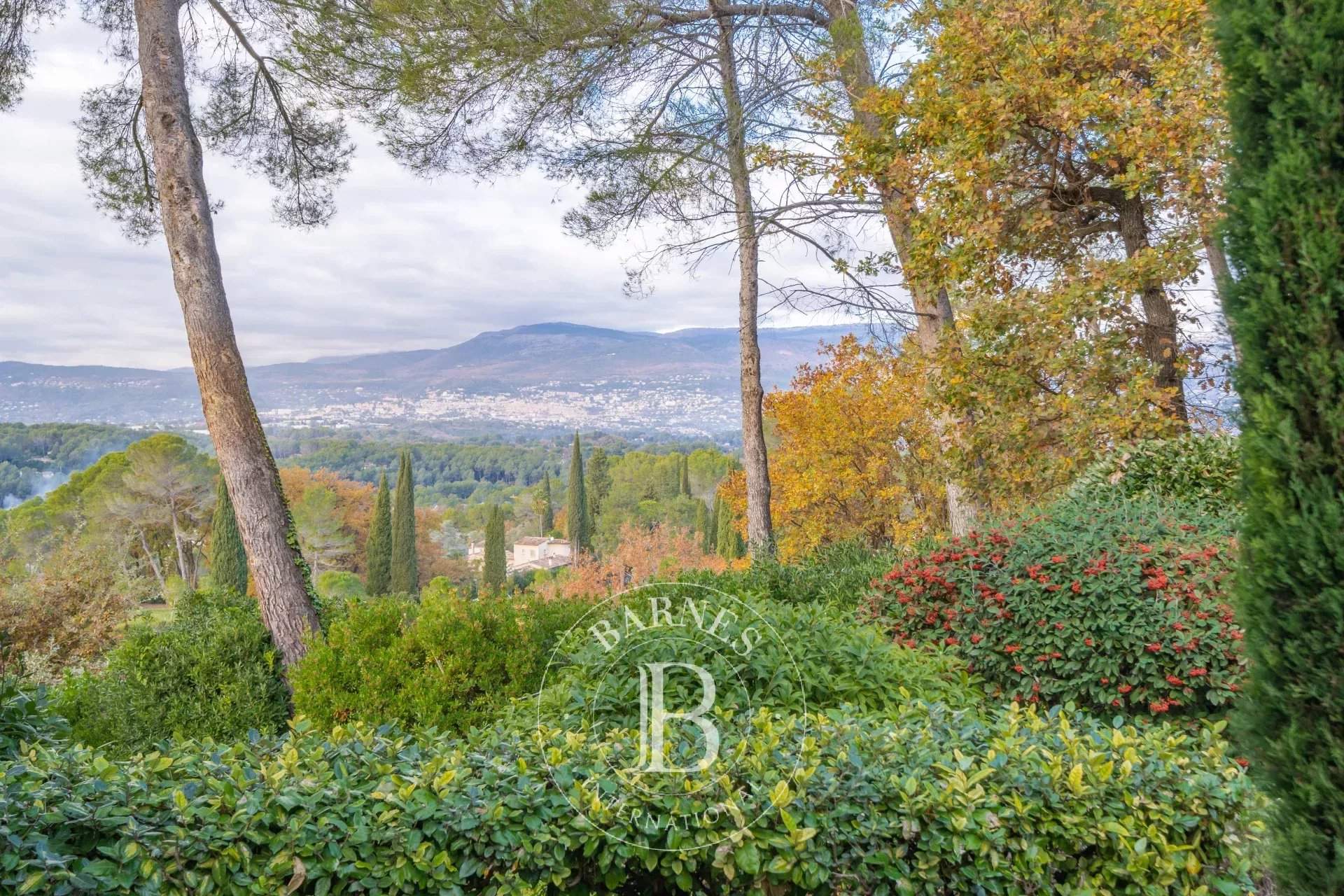 Mougins  - Villa 6 Pi&egrave;ces 4 Chambres - picture 9