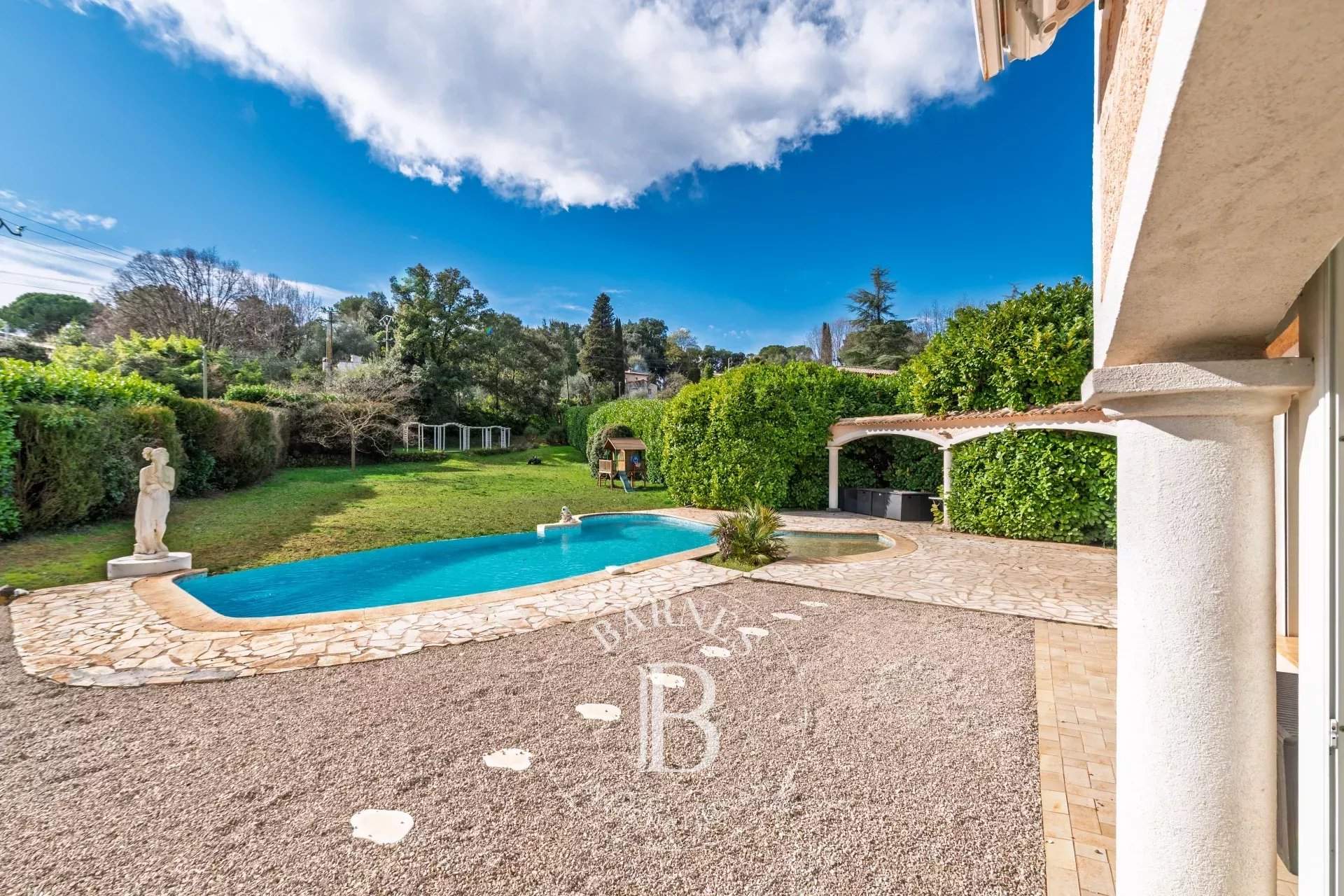 Roquefort-les-Pins  - Villa 7 Pi&egrave;ces 5 Chambres - picture 4