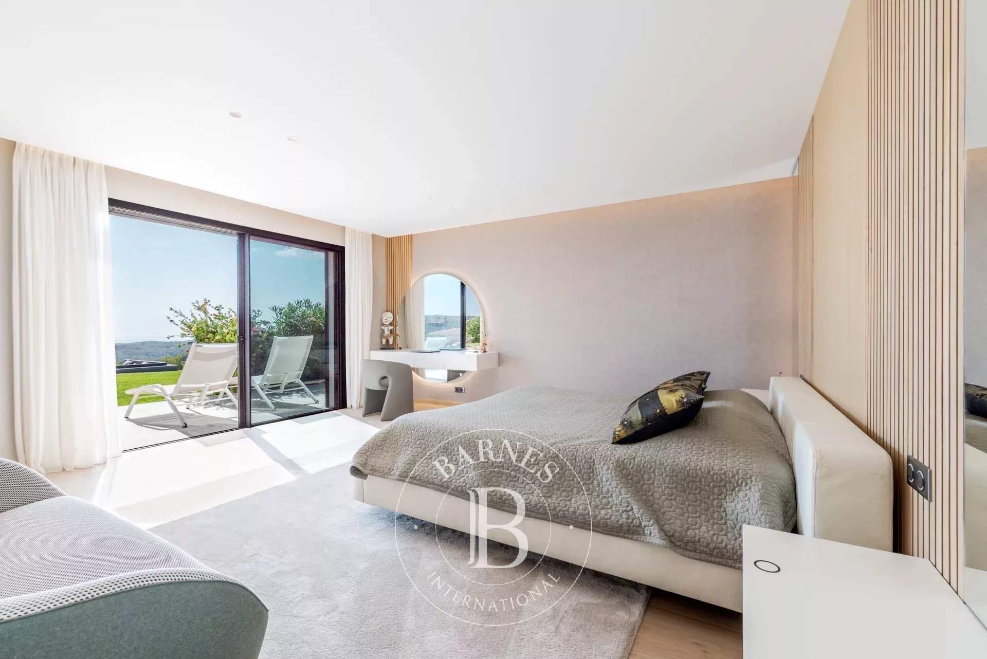 Mougins  - House 5 Bedrooms - picture 15