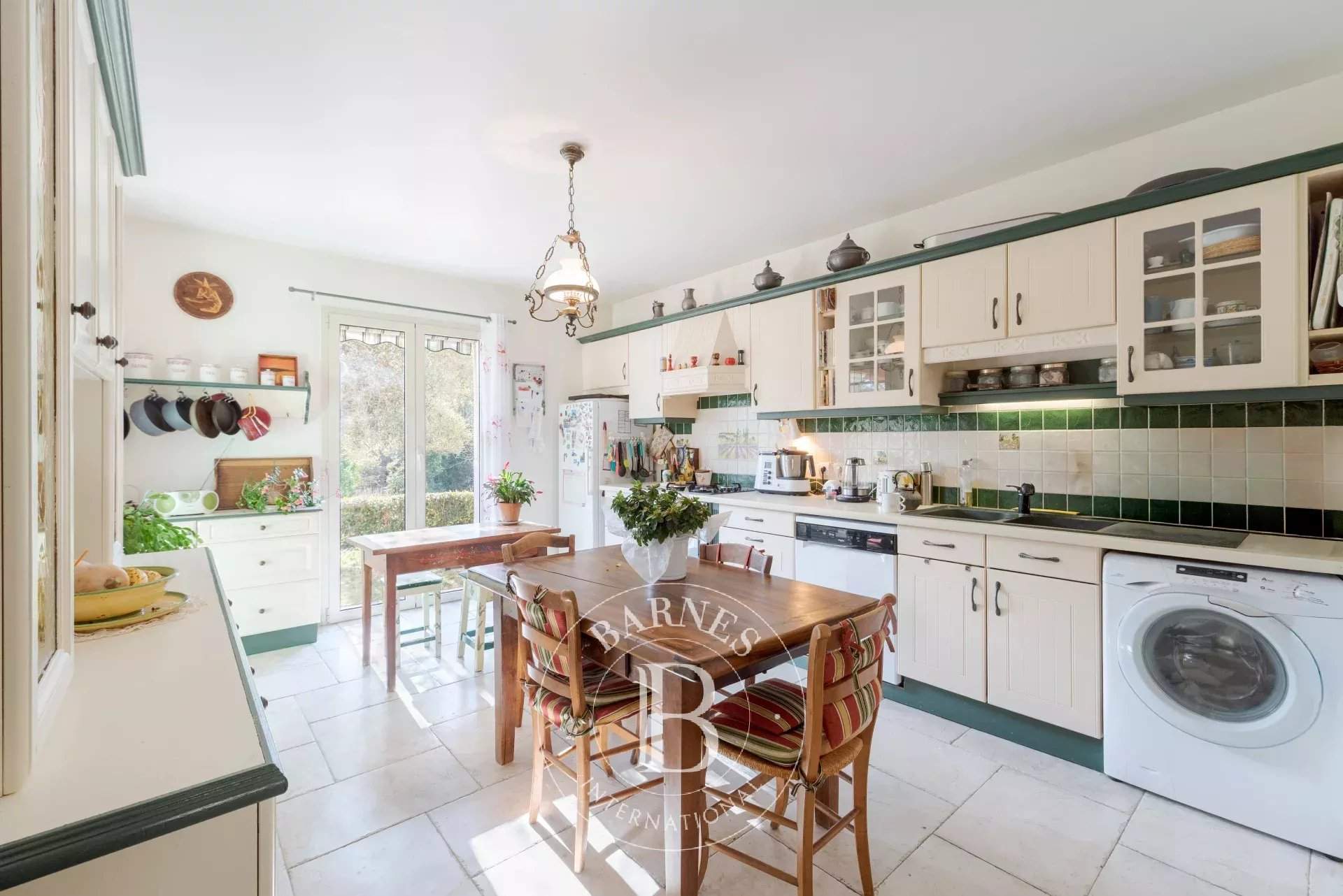 Châteauneuf-Grasse  - Maison 7 Pi&egrave;ces 5 Chambres - picture 12