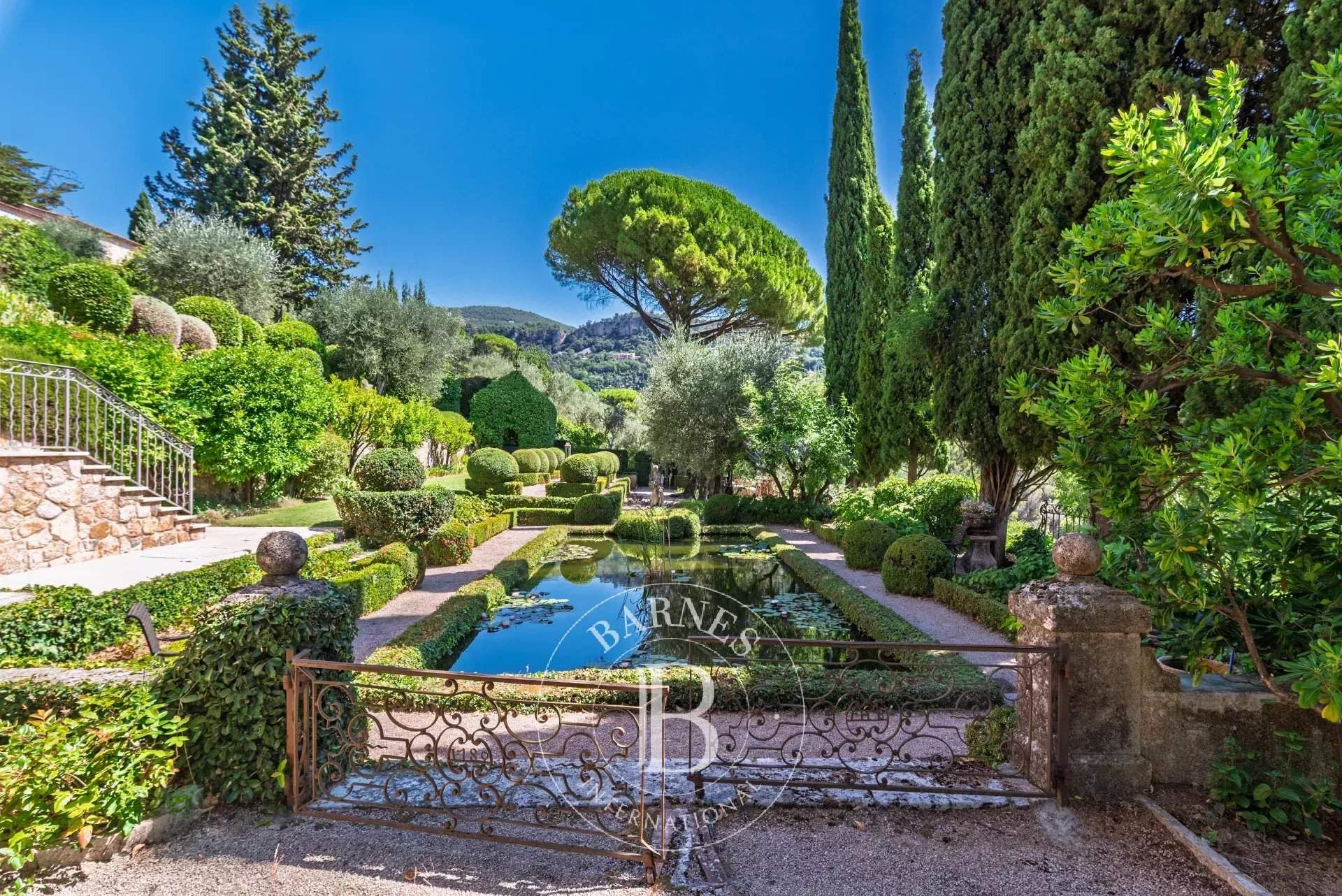 Grasse  - Property 7 Bedrooms - picture 11