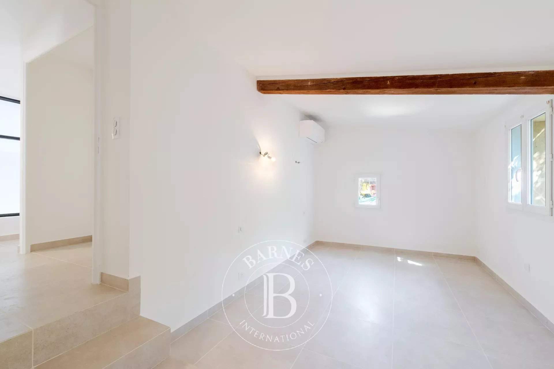 Biot  - Villa 5 Pi&egrave;ces 3 Chambres - picture 10