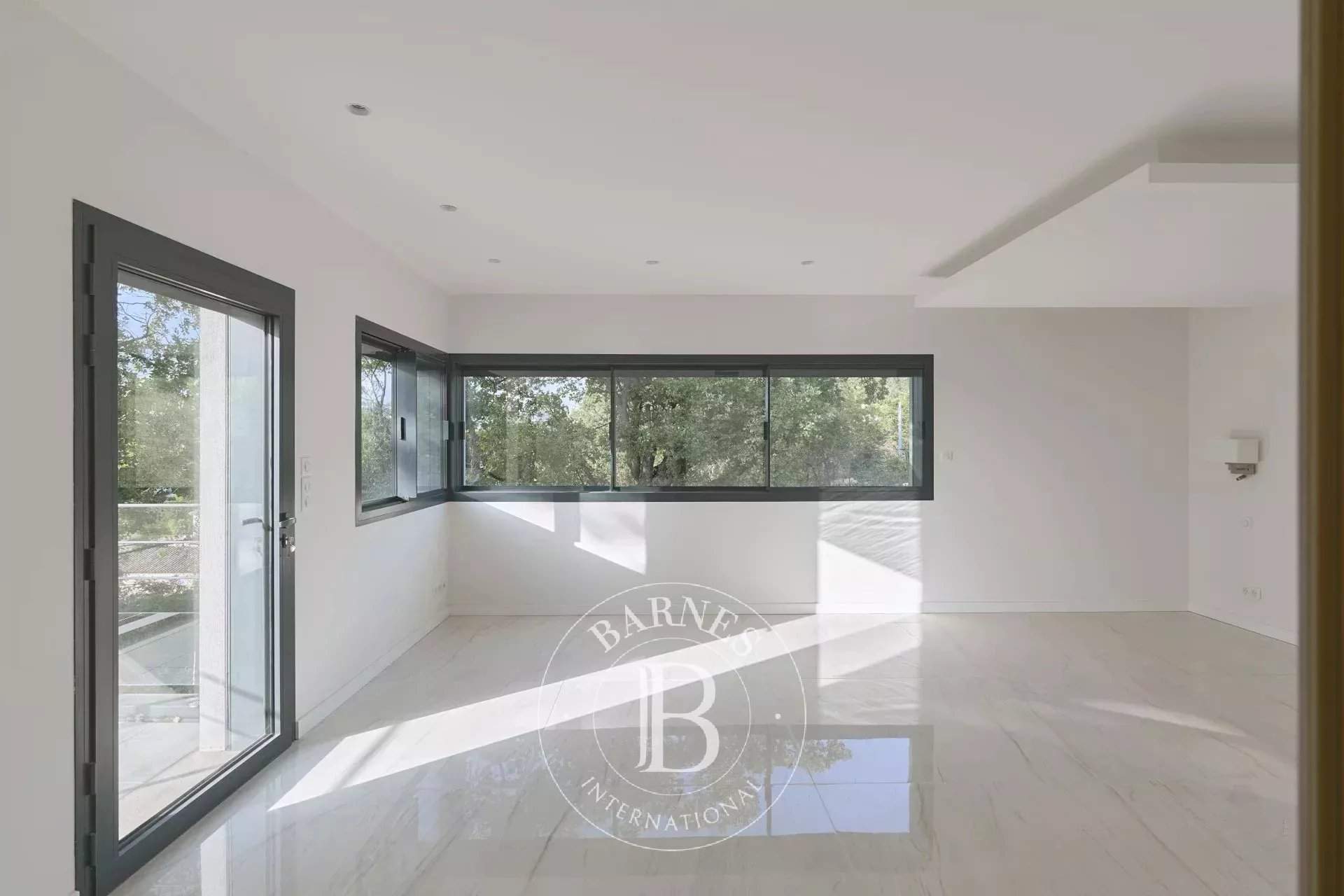 Mougins  - House 5 Bedrooms - picture 11