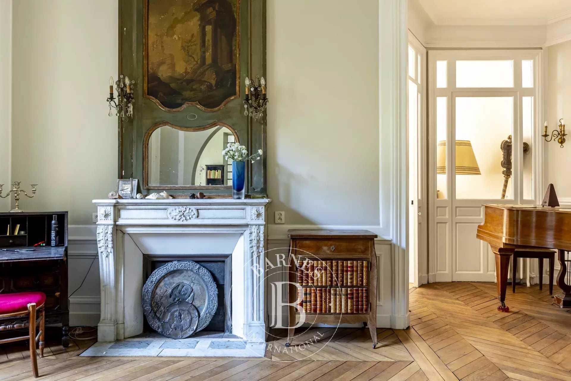 Paris  - House 5 Bedrooms