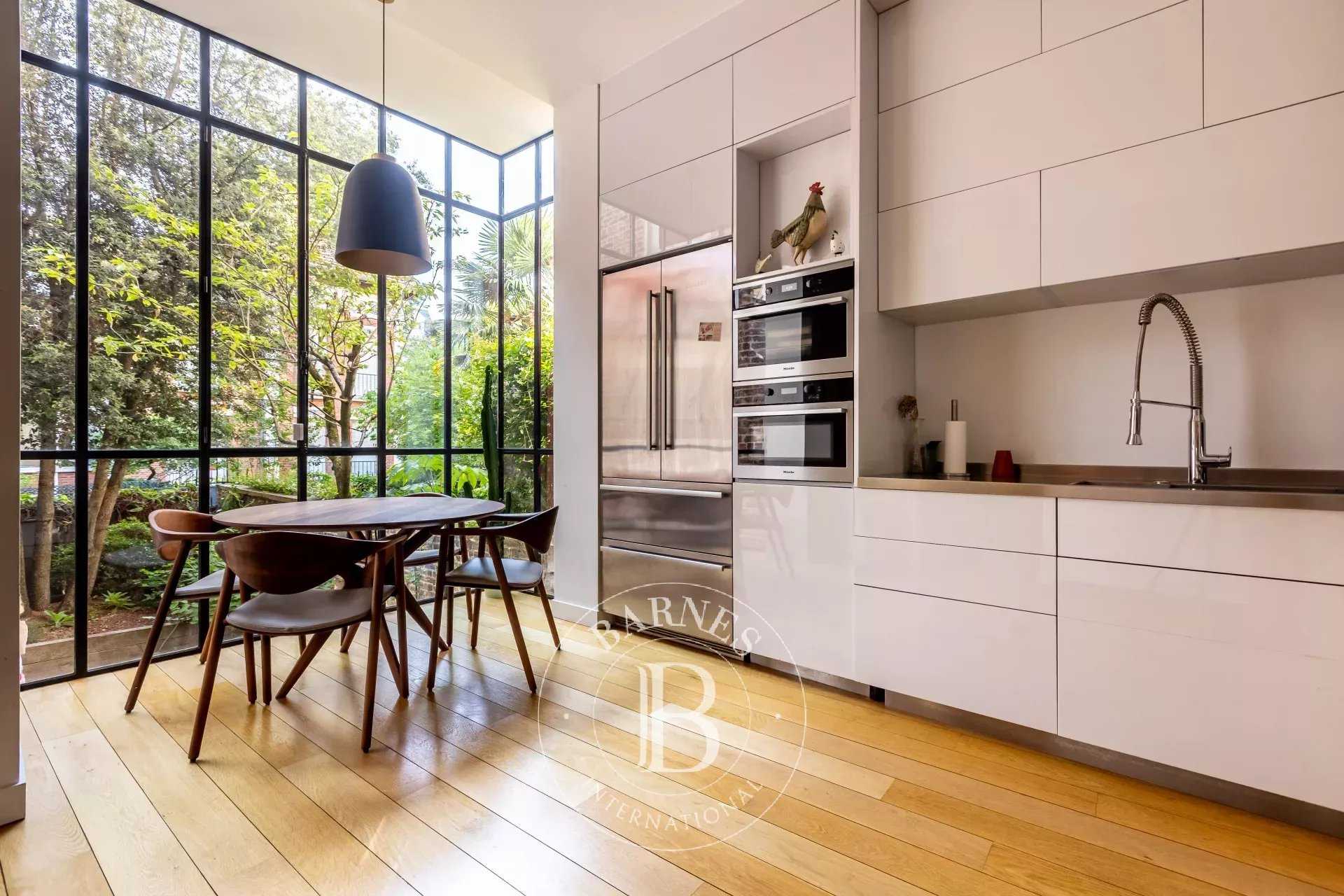 Paris  - Mansion 6 Bedrooms
