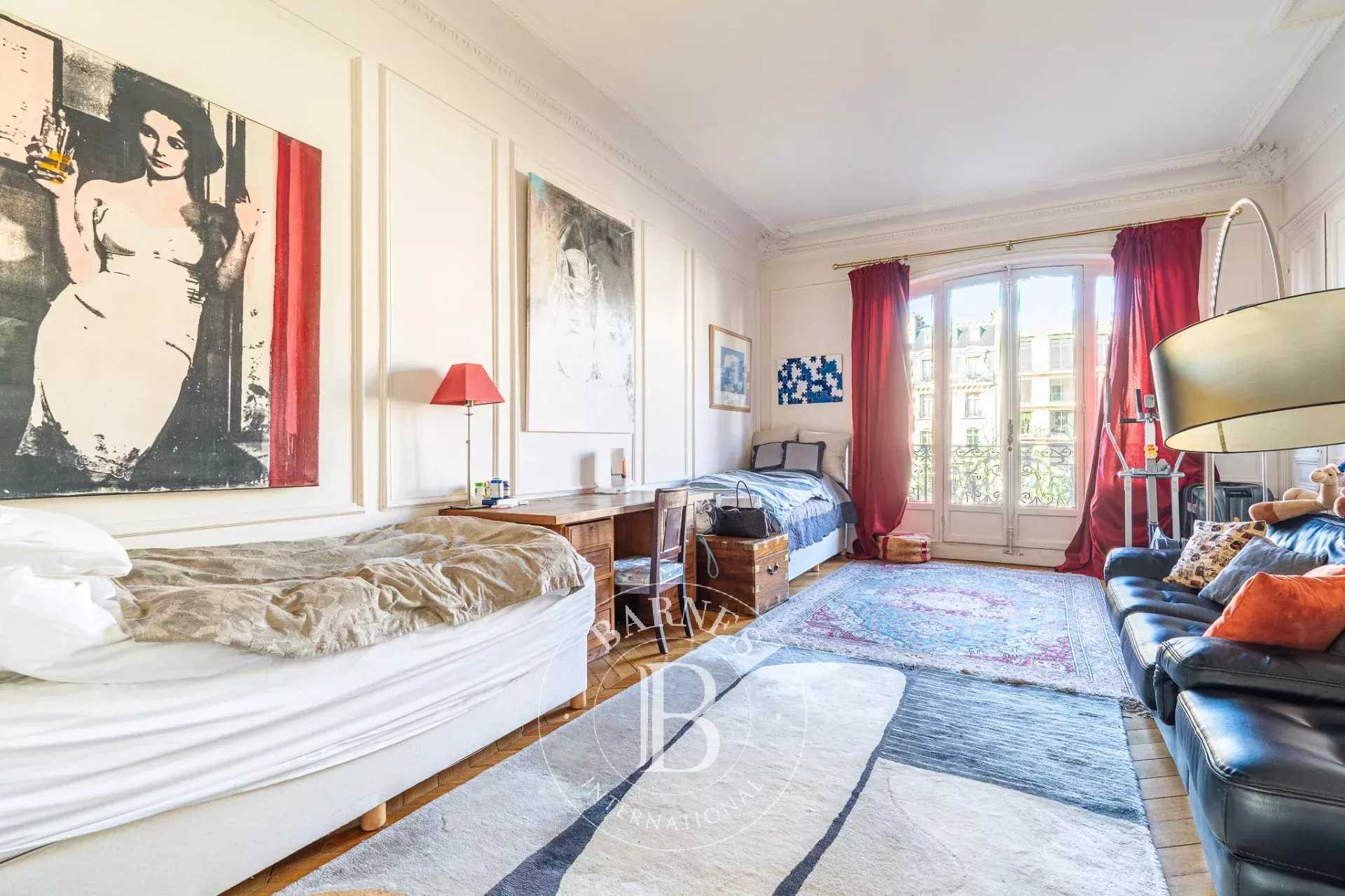 Paris  - Appartement 7 Pi&egrave;ces 4 Chambres