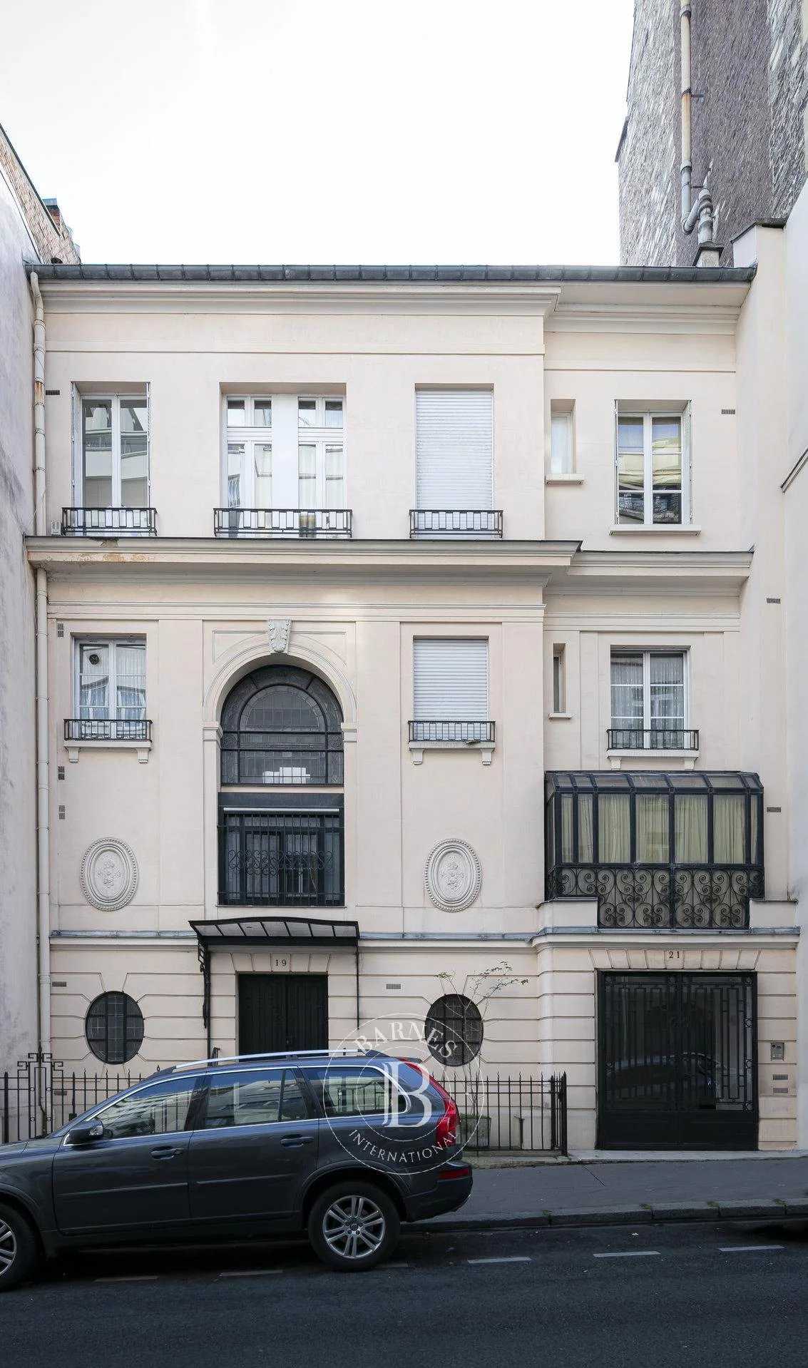 Paris  - Appartement 20 Pièces 4 Chambres