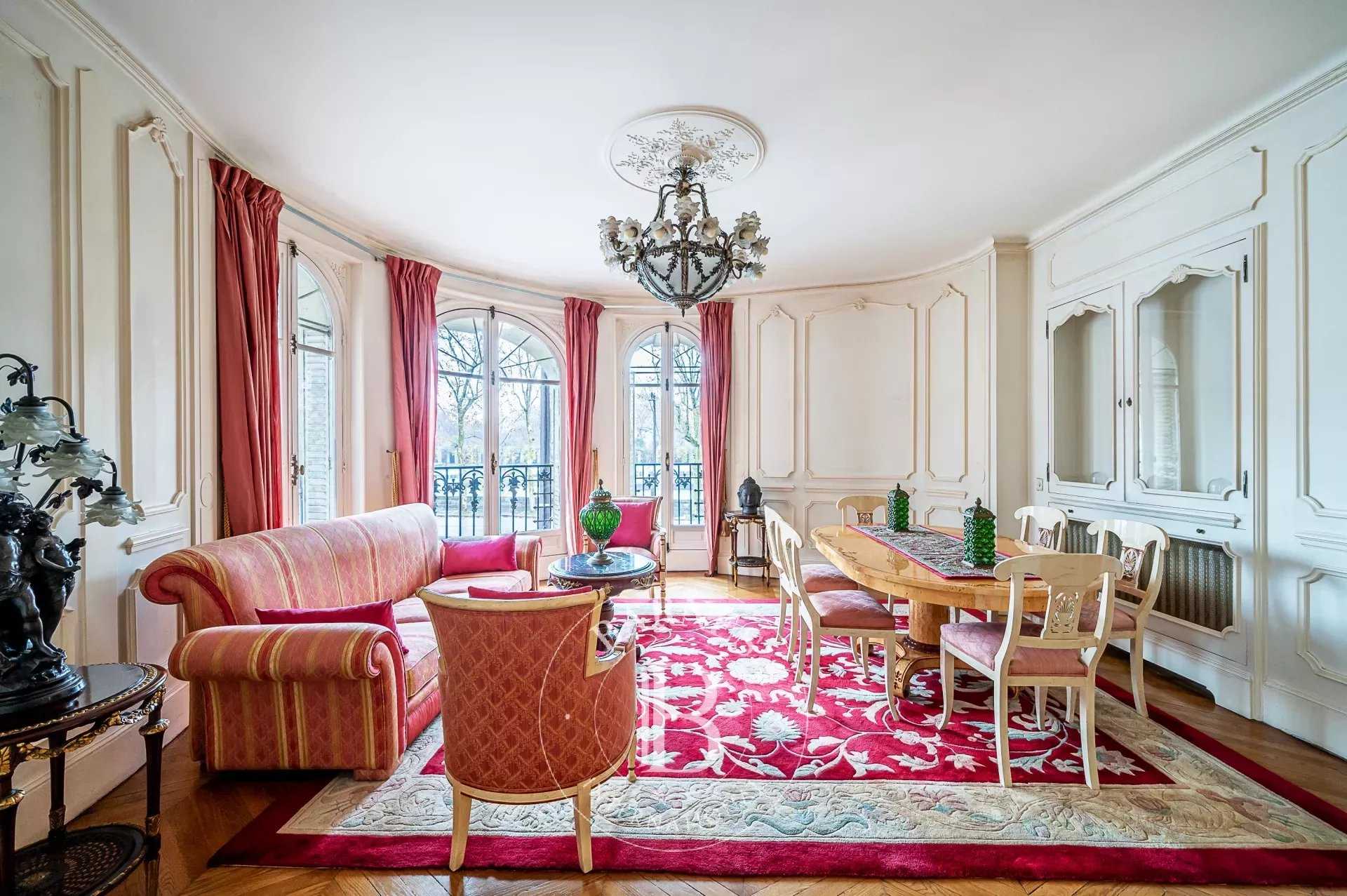 Paris  - Apartment 4 Bedrooms