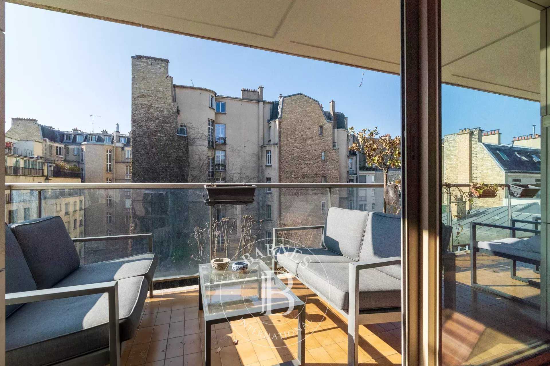 Paris  - Appartement 8 Pièces 6 Chambres