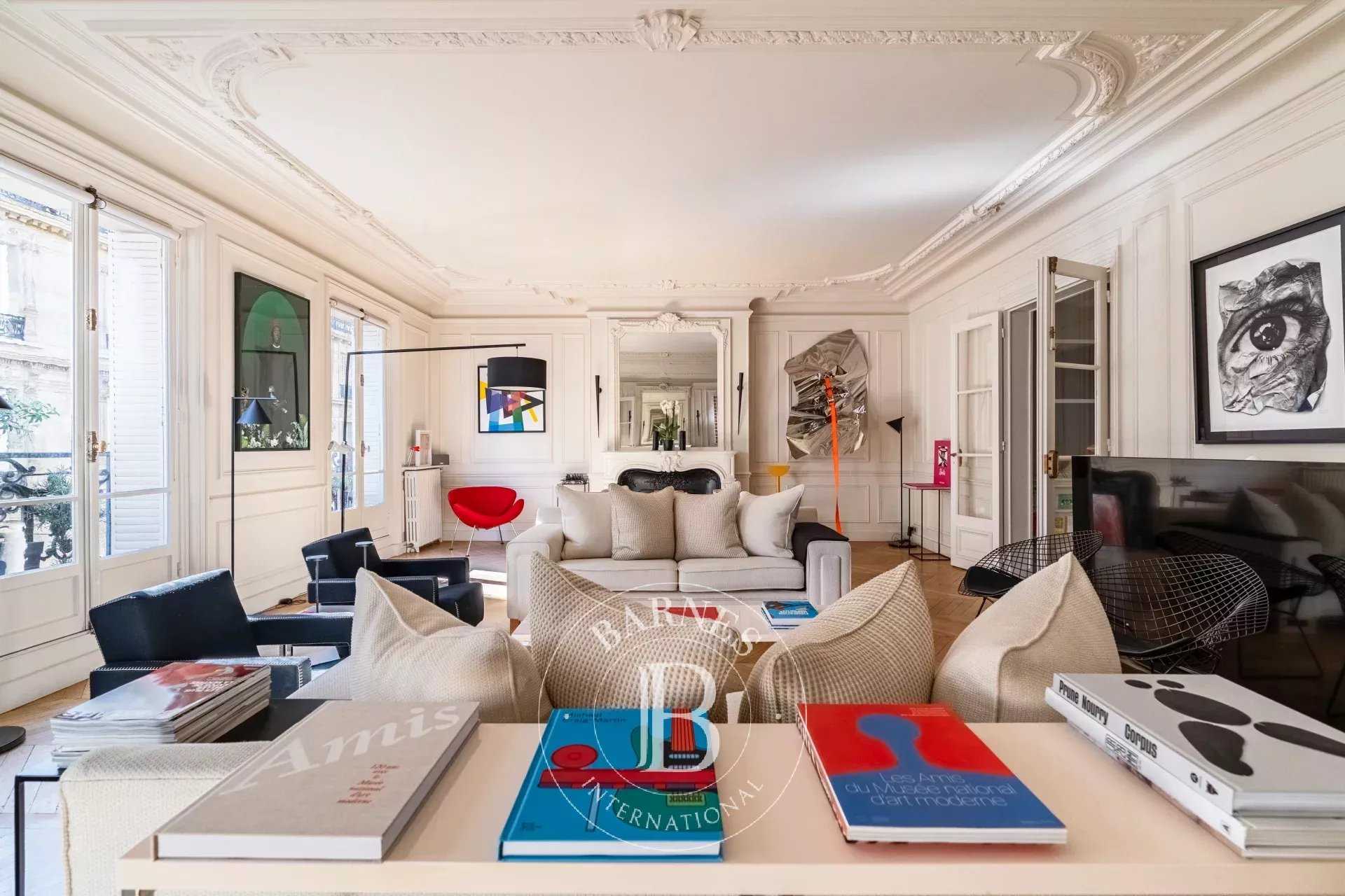 Paris  - Appartement 7 Pièces 4 Chambres