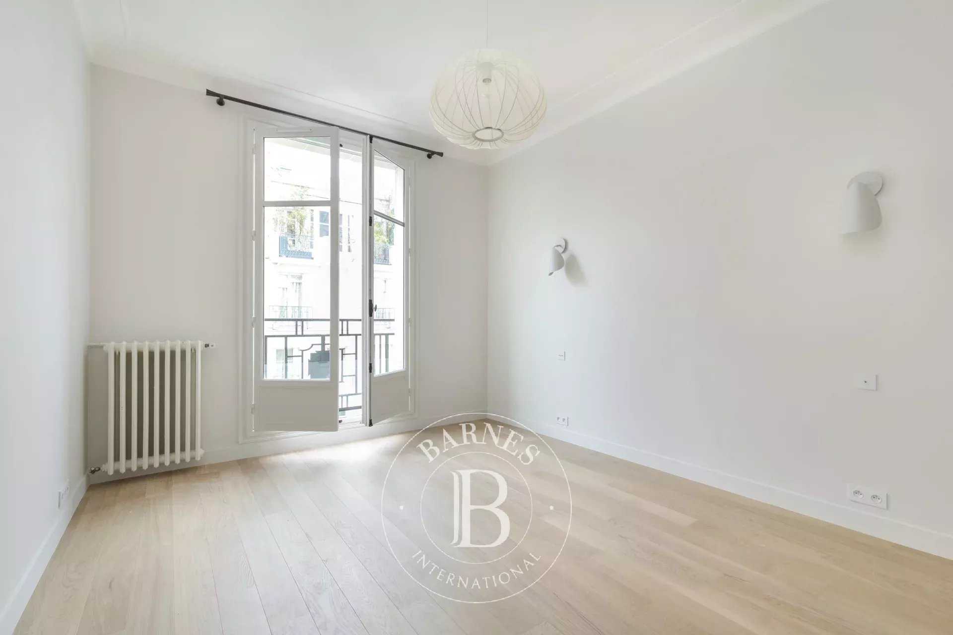 Paris  - Apartment 3 Bedrooms