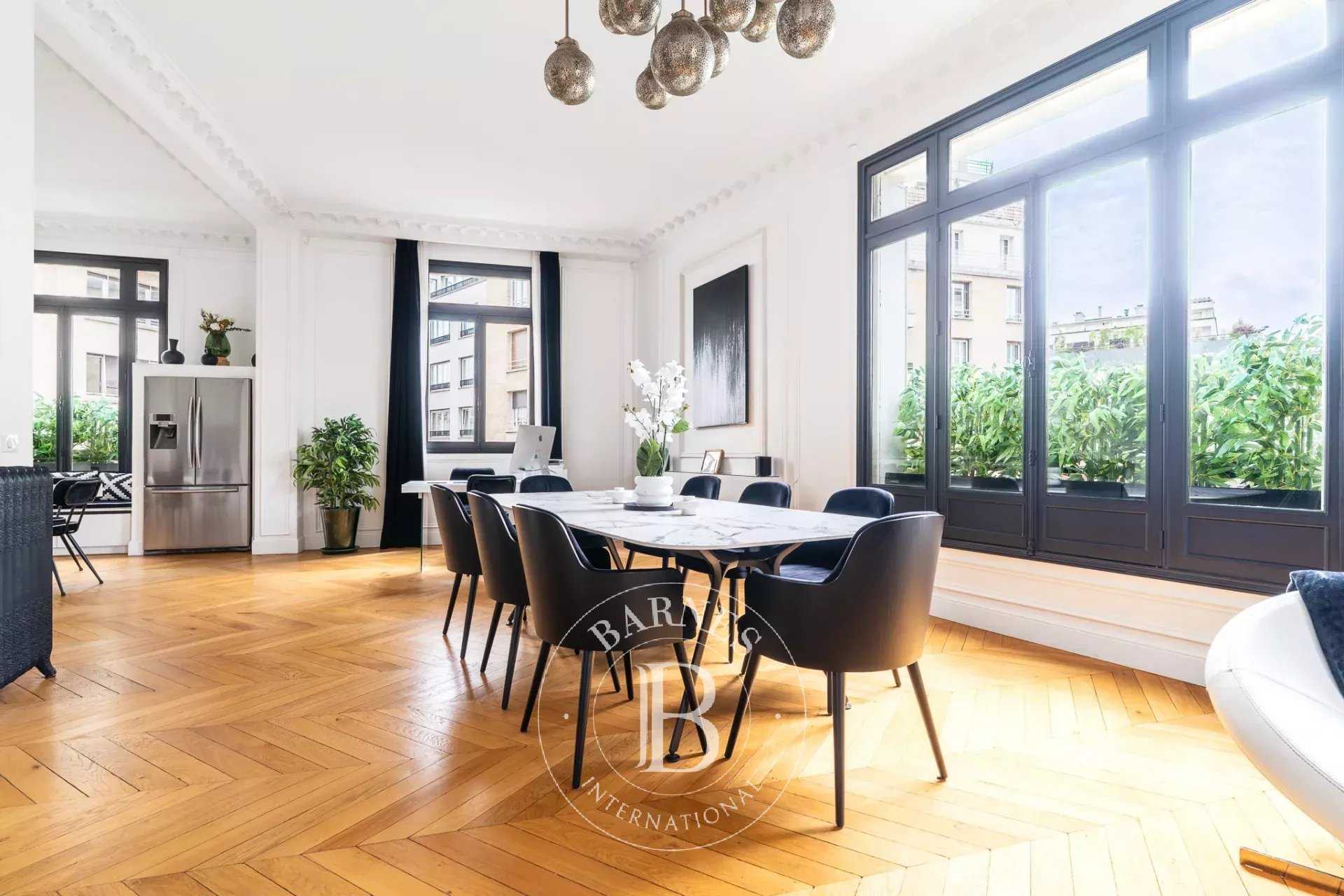 Paris  - Apartment 6 Bedrooms