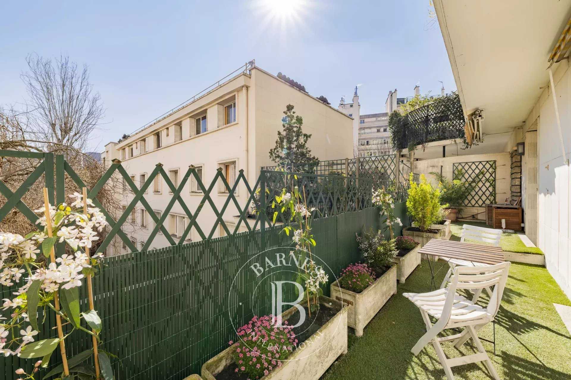 Paris  - Apartment 2 Bedrooms