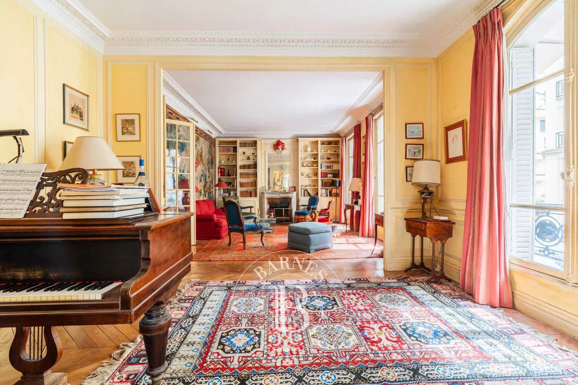 Paris  - Apartment 4 Bedrooms