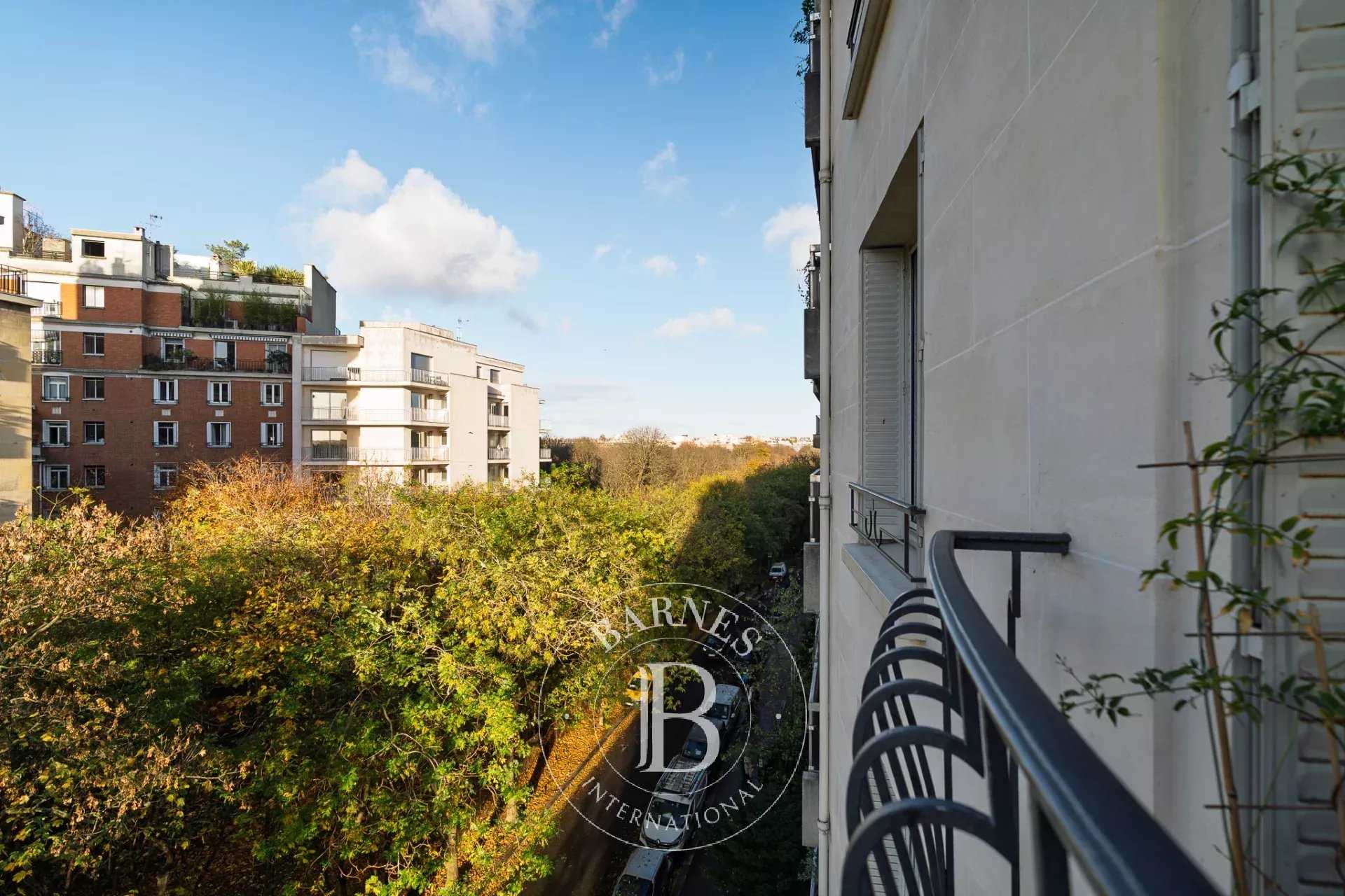 Paris  - Appartement 4 Pi&egrave;ces 2 Chambres