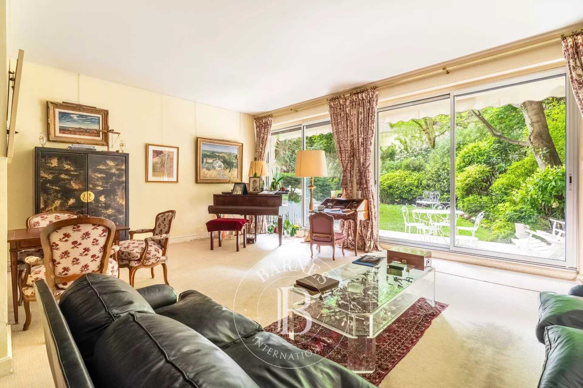 Paris  - Apartment 5 Bedrooms