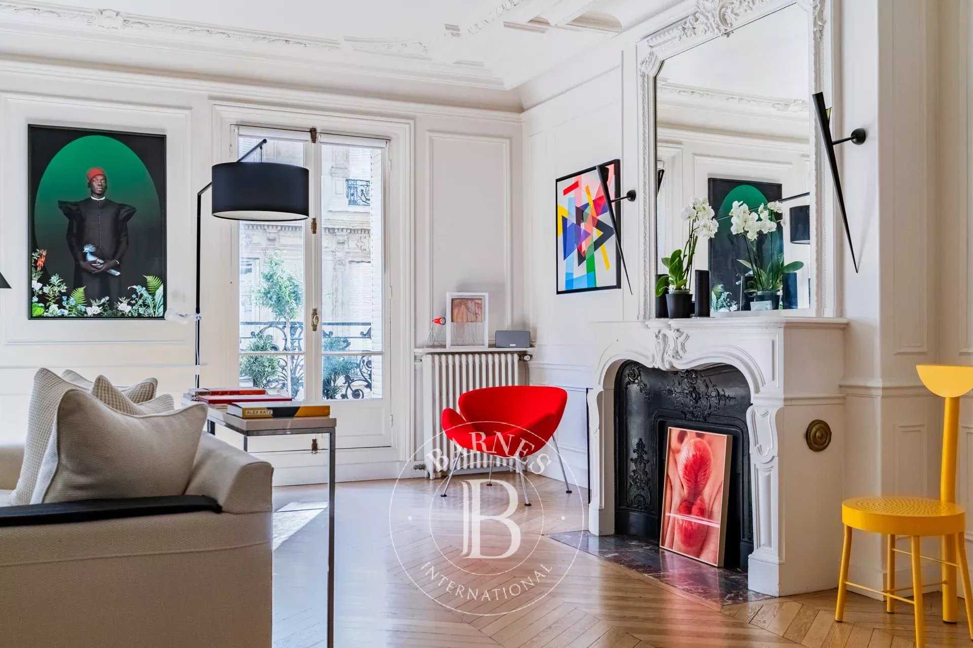 Paris  - Appartement 7 Pièces 4 Chambres