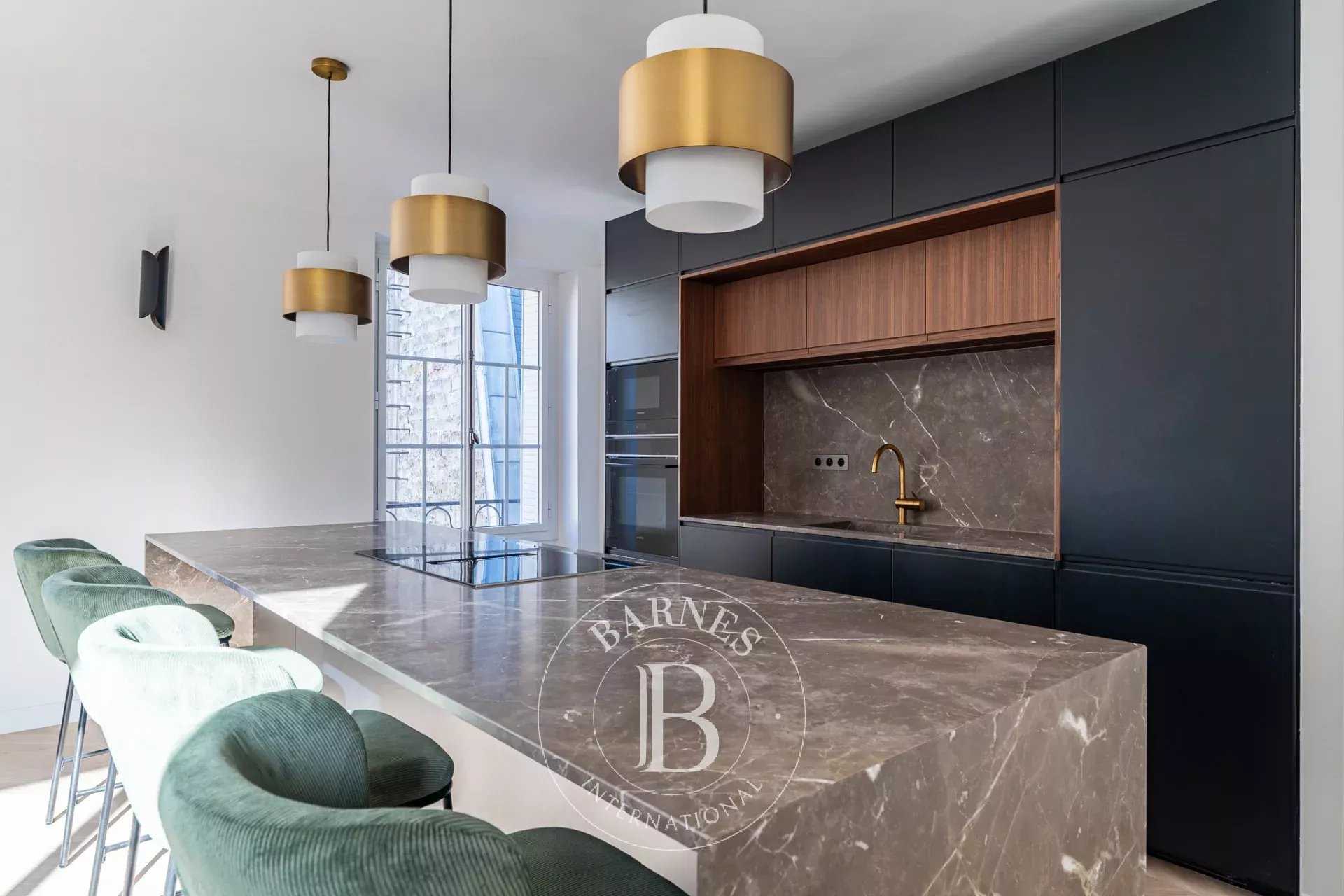 Paris  - Piso 5 Cuartos 4 Habitaciones