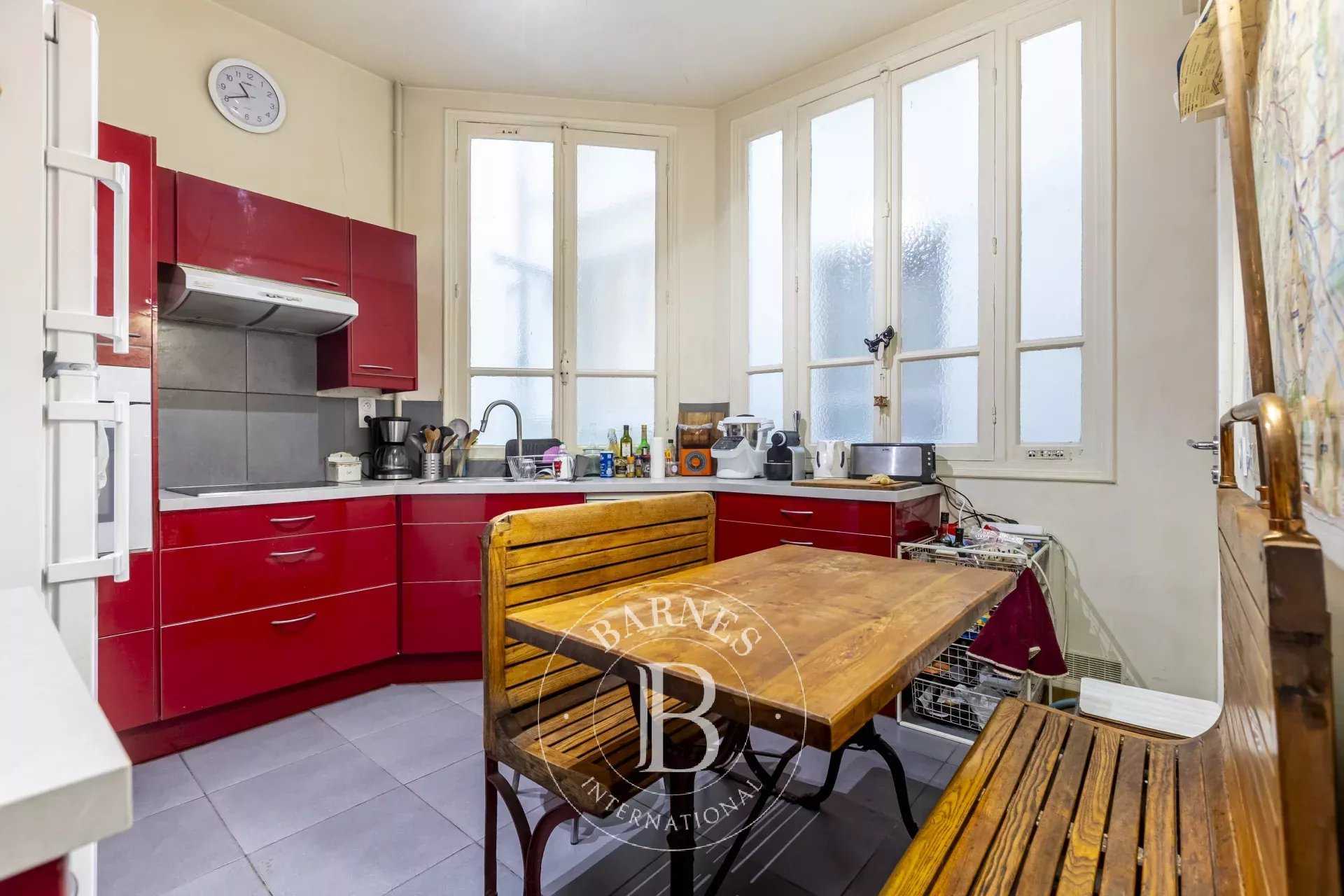 Paris  - Appartement 6 Pièces 4 Chambres