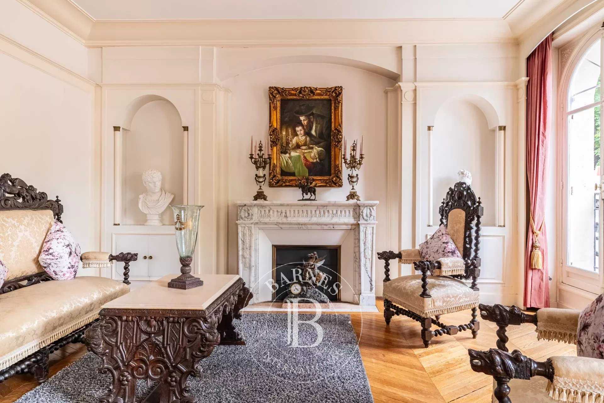 Paris  - Apartment 4 Bedrooms
