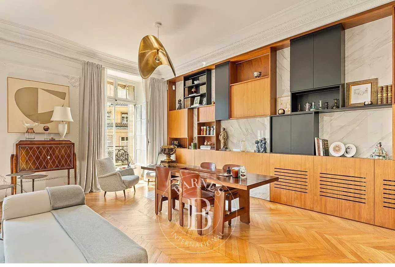 Paris  - Apartment 4 Bedrooms