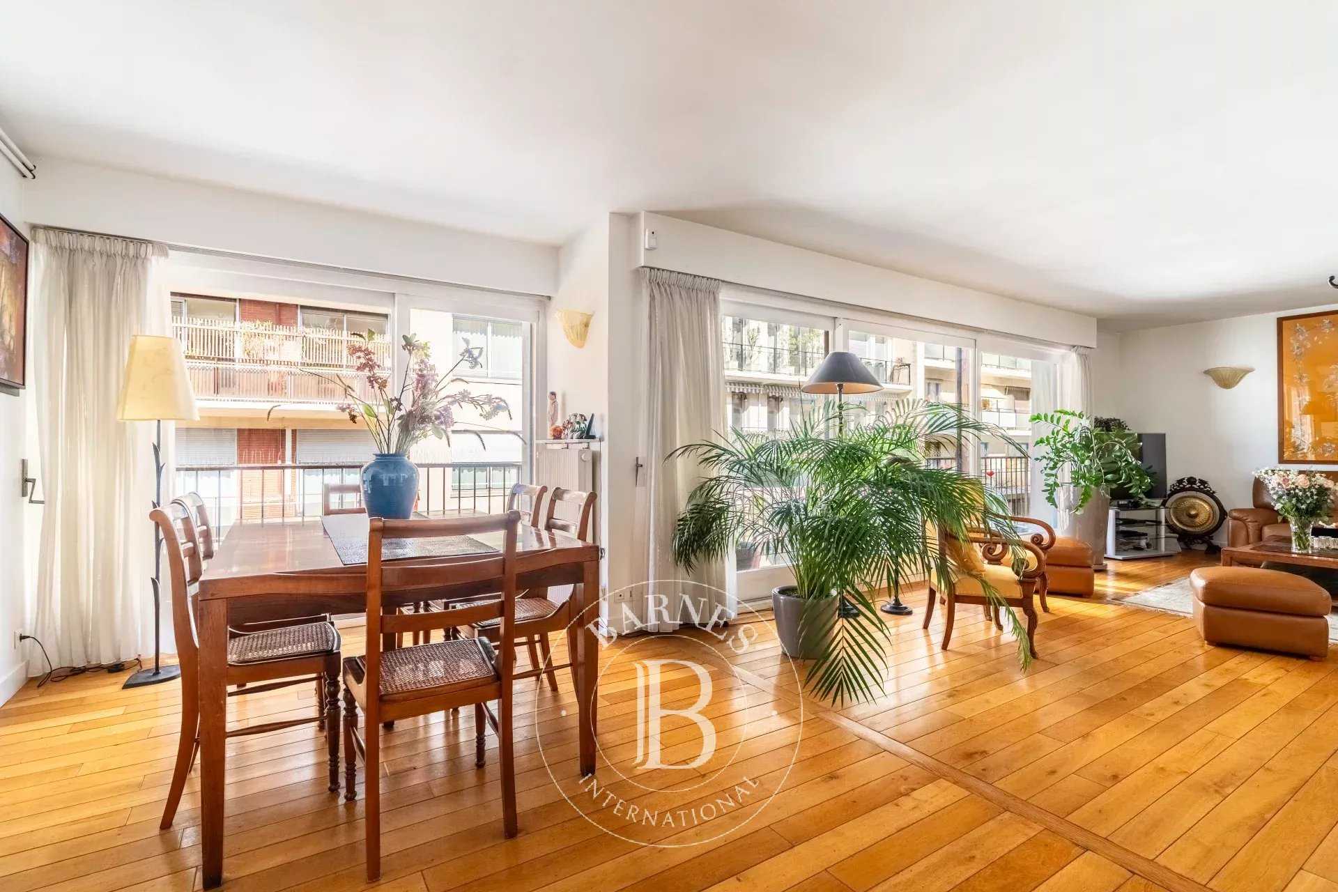 Paris  - Apartment 4 Bedrooms