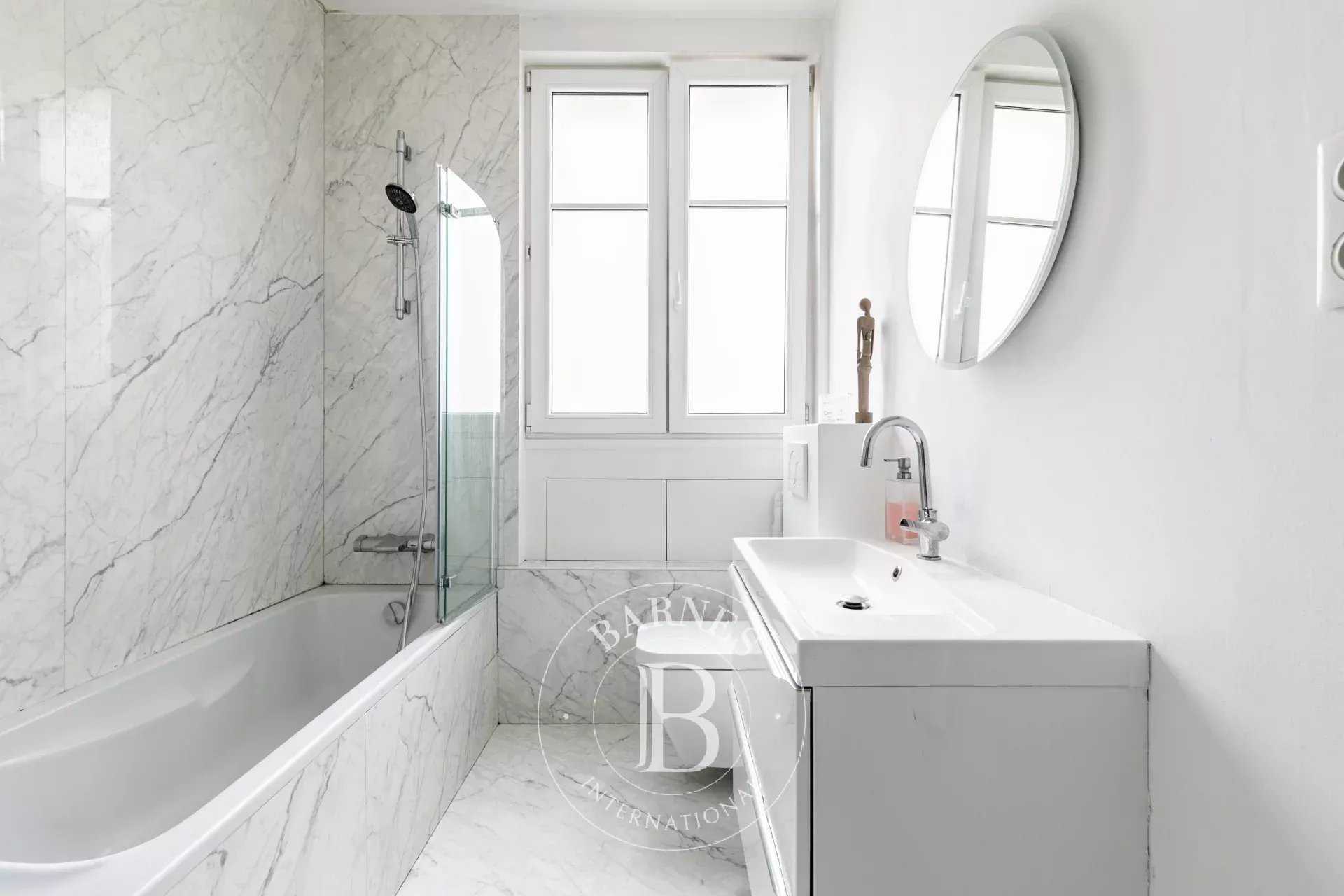 Paris  - Appartement 4 Pi&egrave;ces 3 Chambres