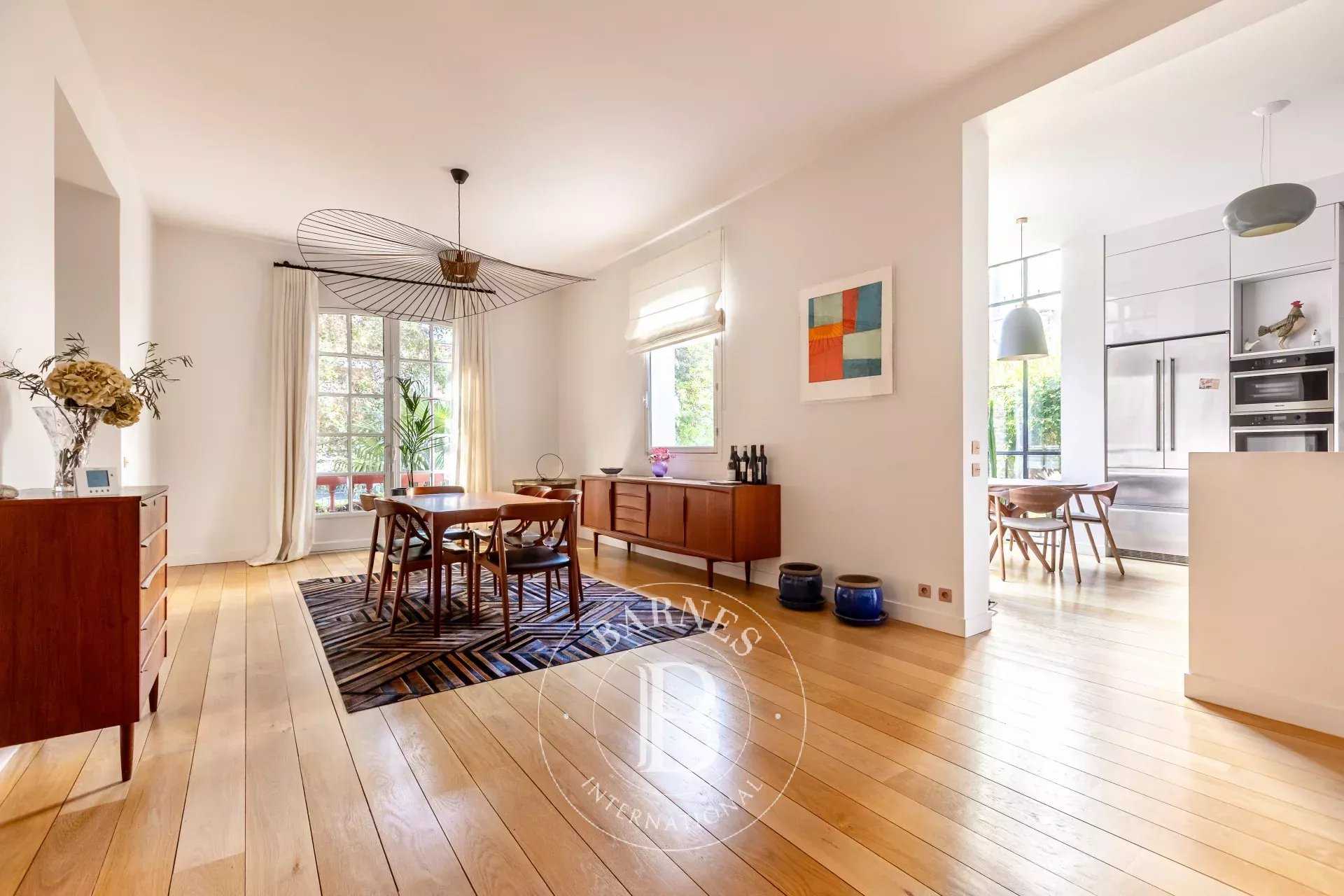 Paris  - Mansion 6 Bedrooms