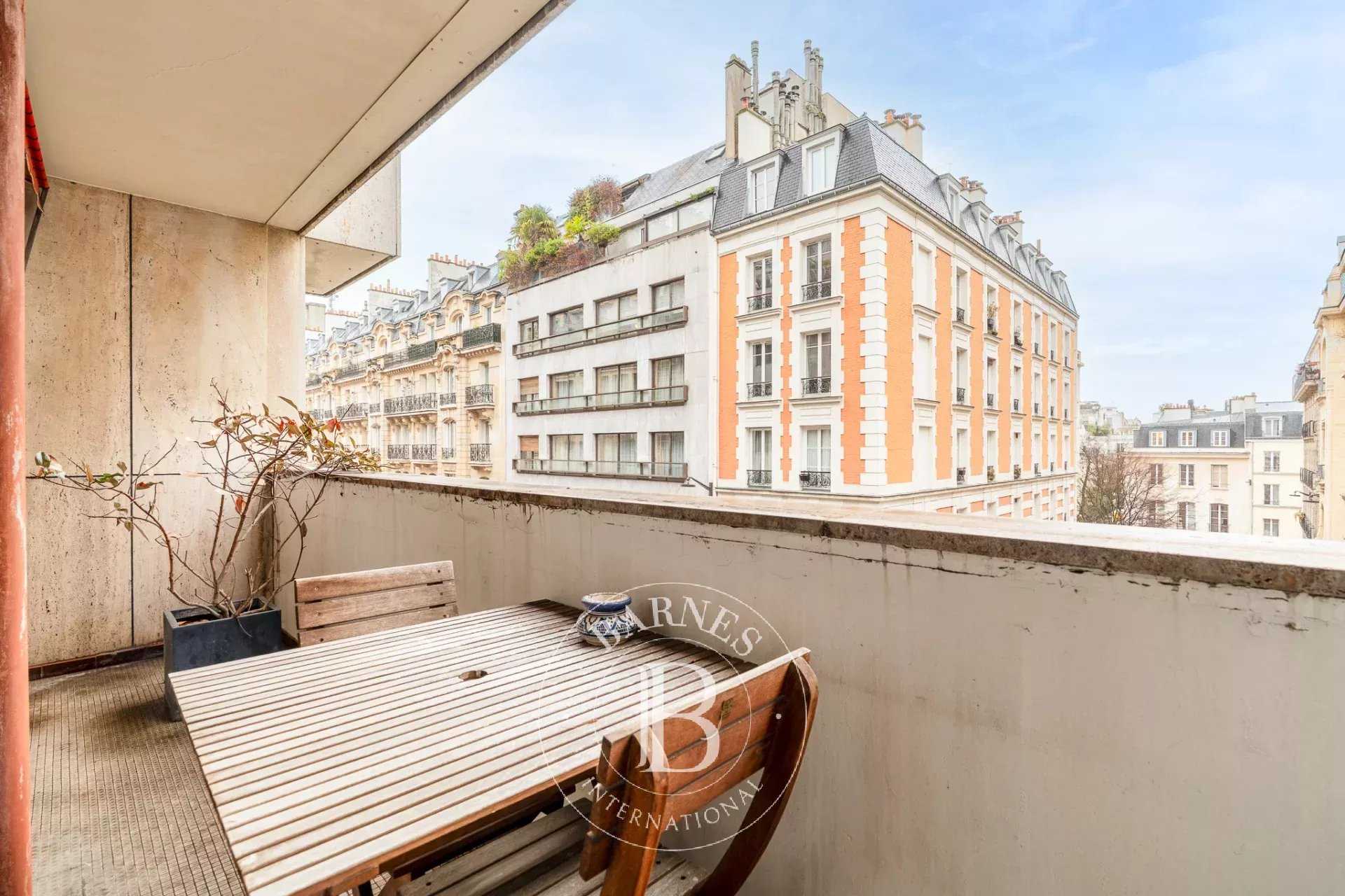 Paris  - Appartement 5 Pi&egrave;ces 3 Chambres