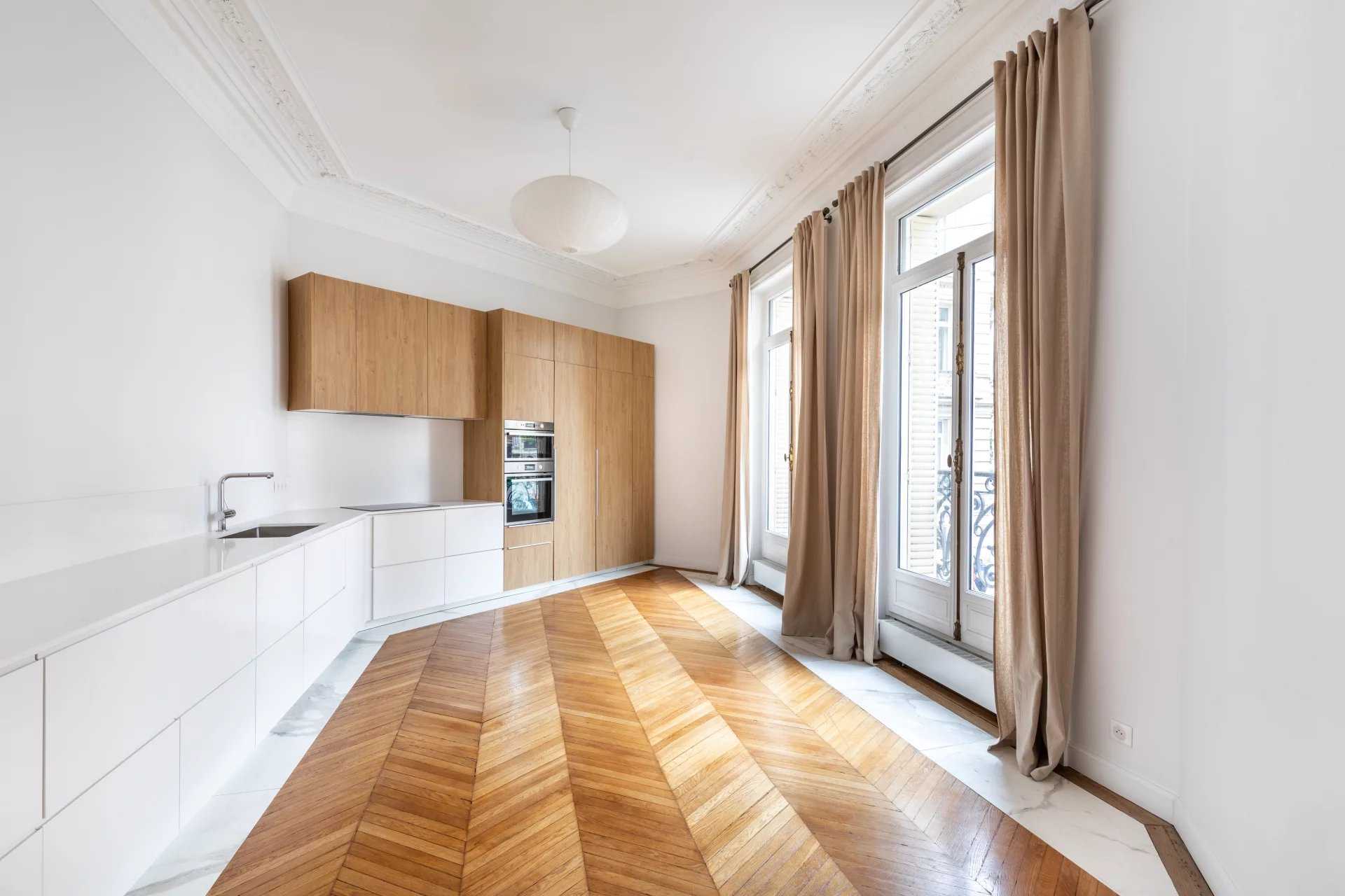 Paris  - Apartment 9 Bedrooms