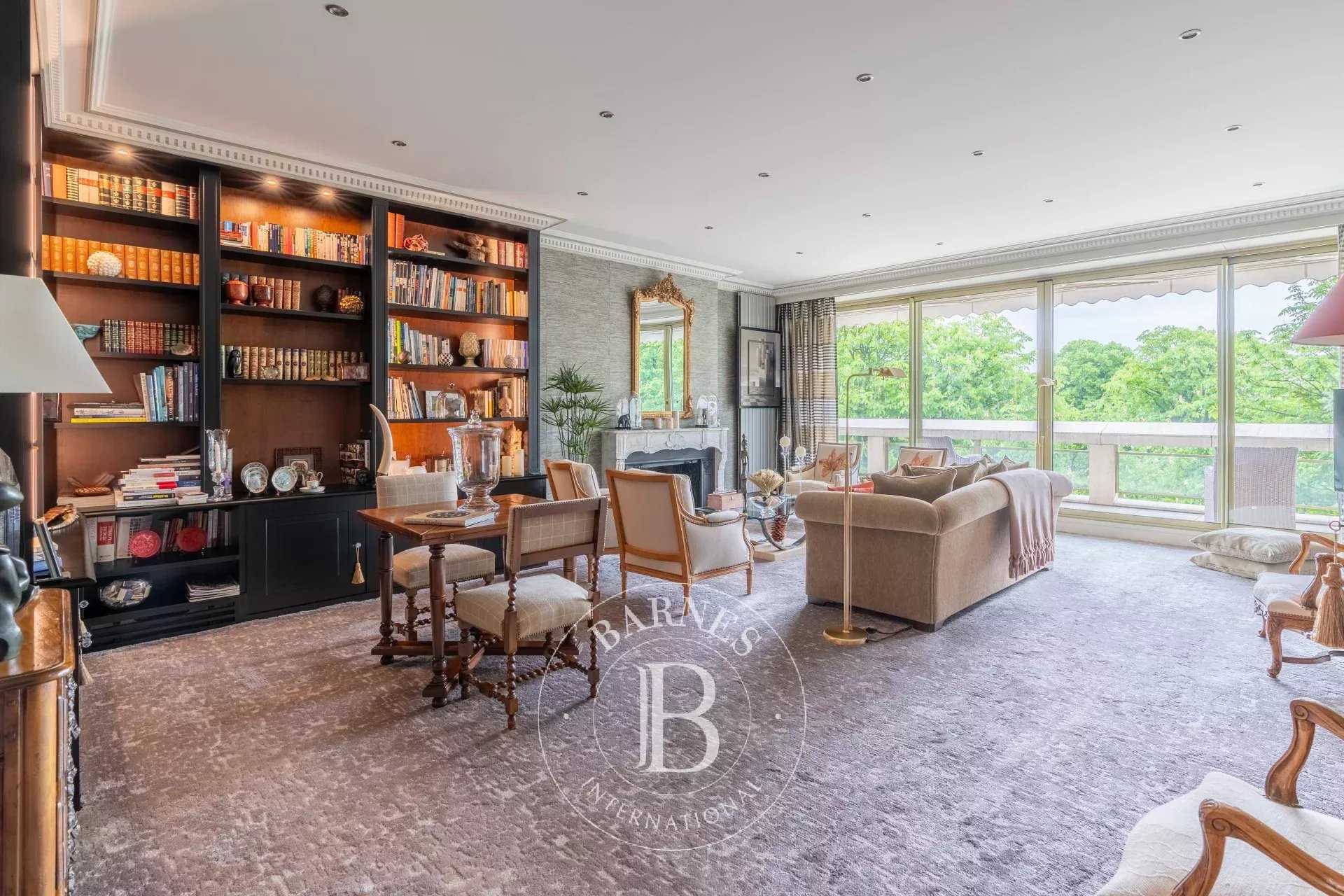 Paris  - Apartment 3 Bedrooms