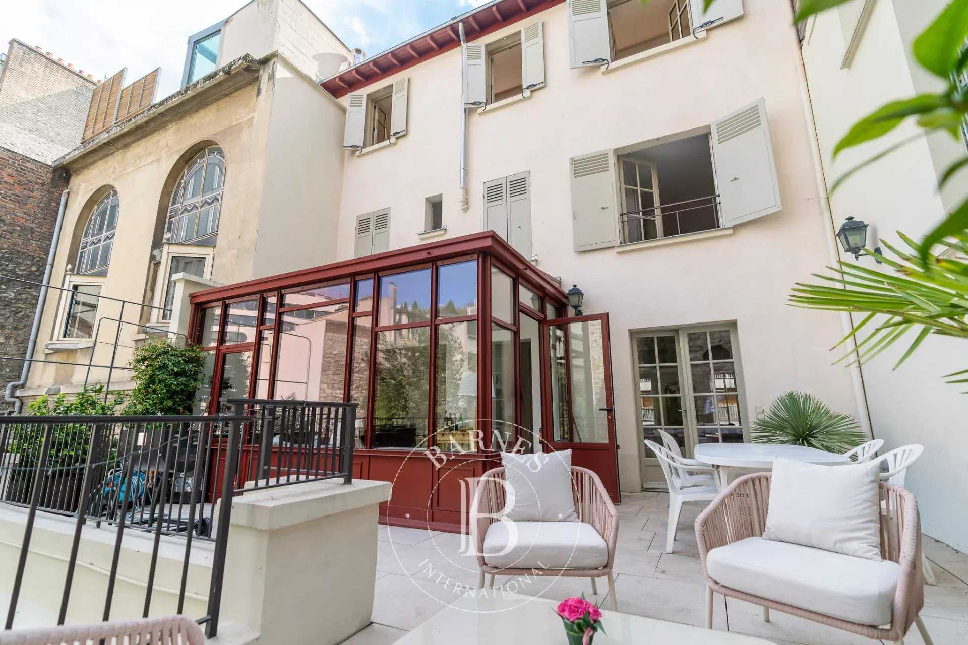 Paris  - Appartement 6 Pi&egrave;ces 4 Chambres