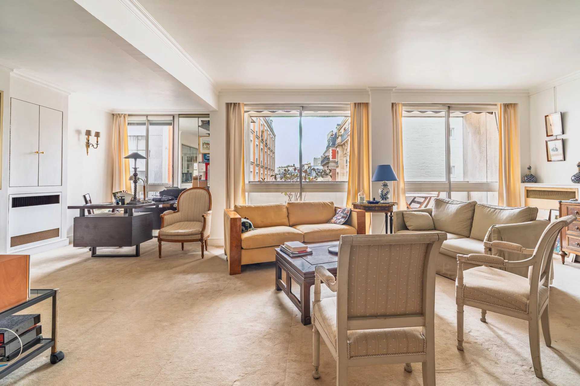 Paris  - Appartement 5 Pi&egrave;ces 3 Chambres