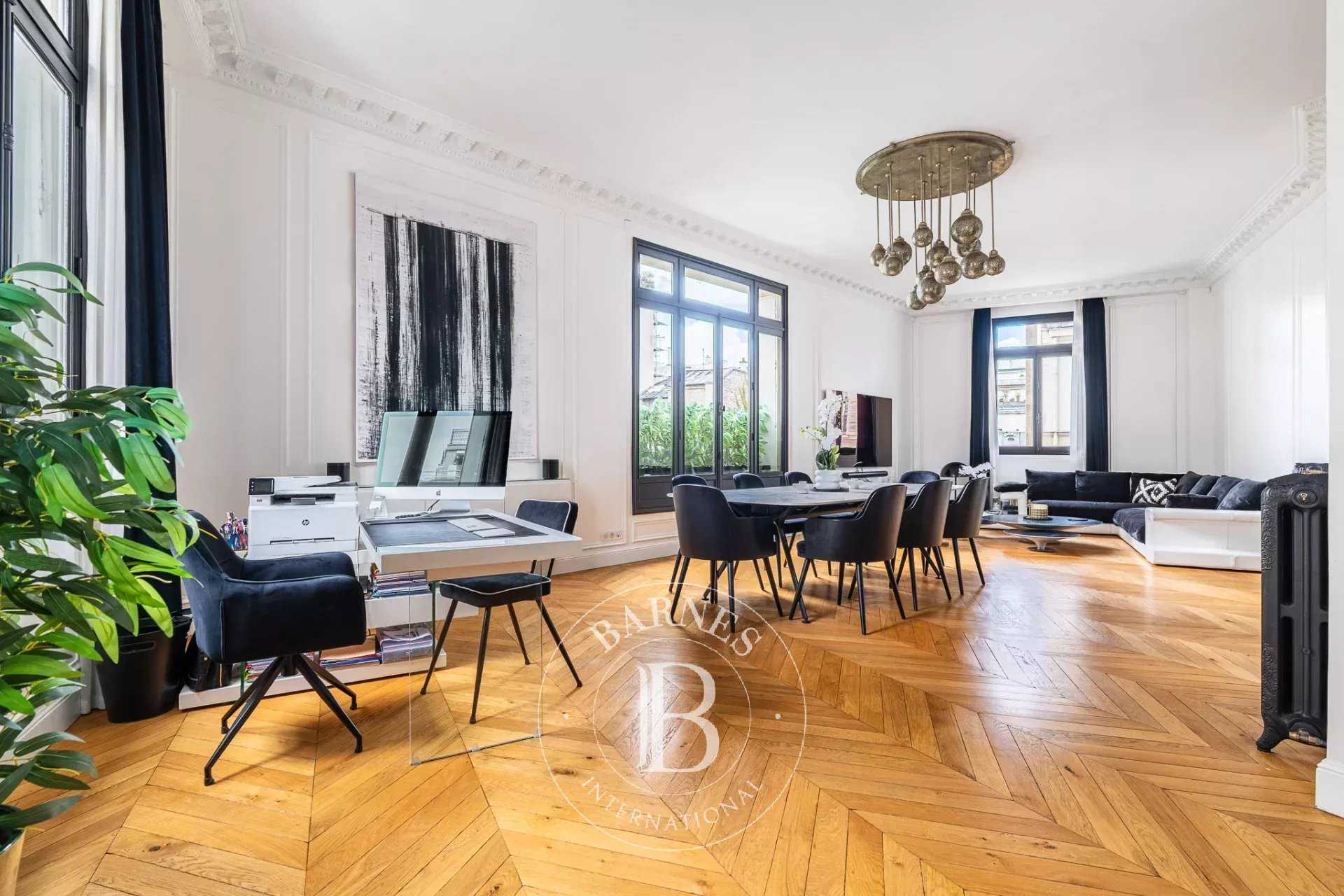 Paris  - Apartment 6 Bedrooms