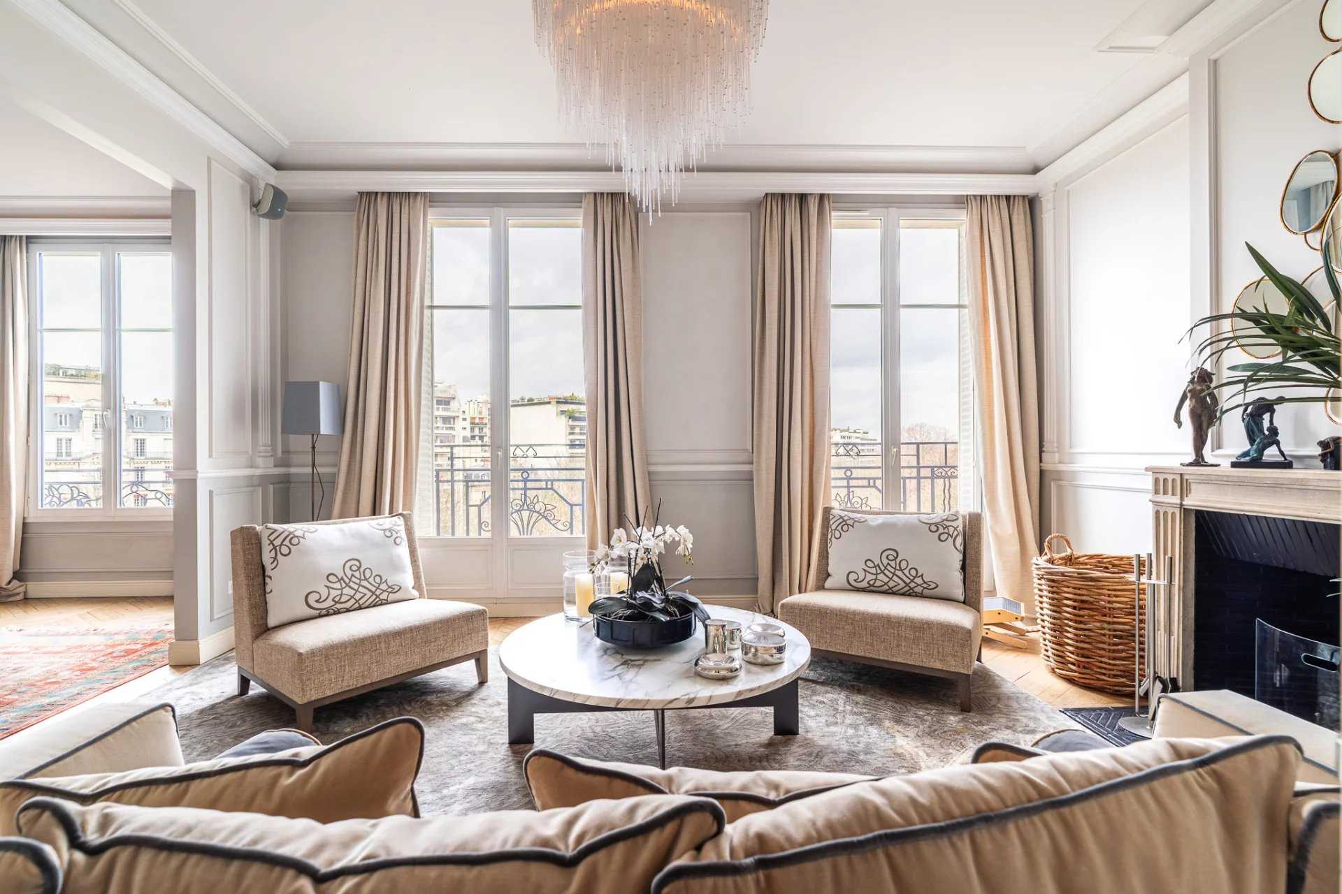 Paris  - Appartement 7 Pi&egrave;ces 4 Chambres