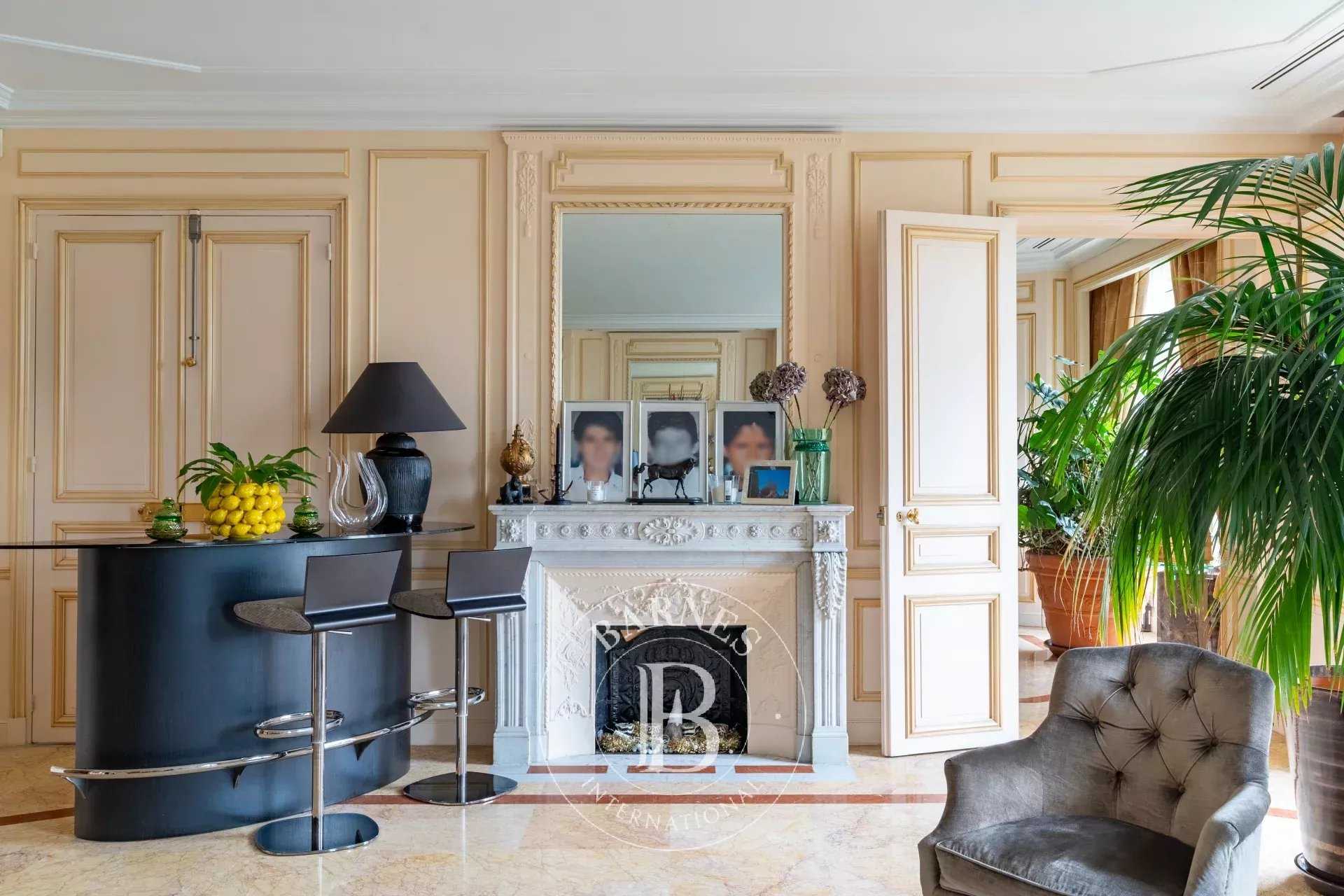 Paris  - Apartment 4 Bedrooms