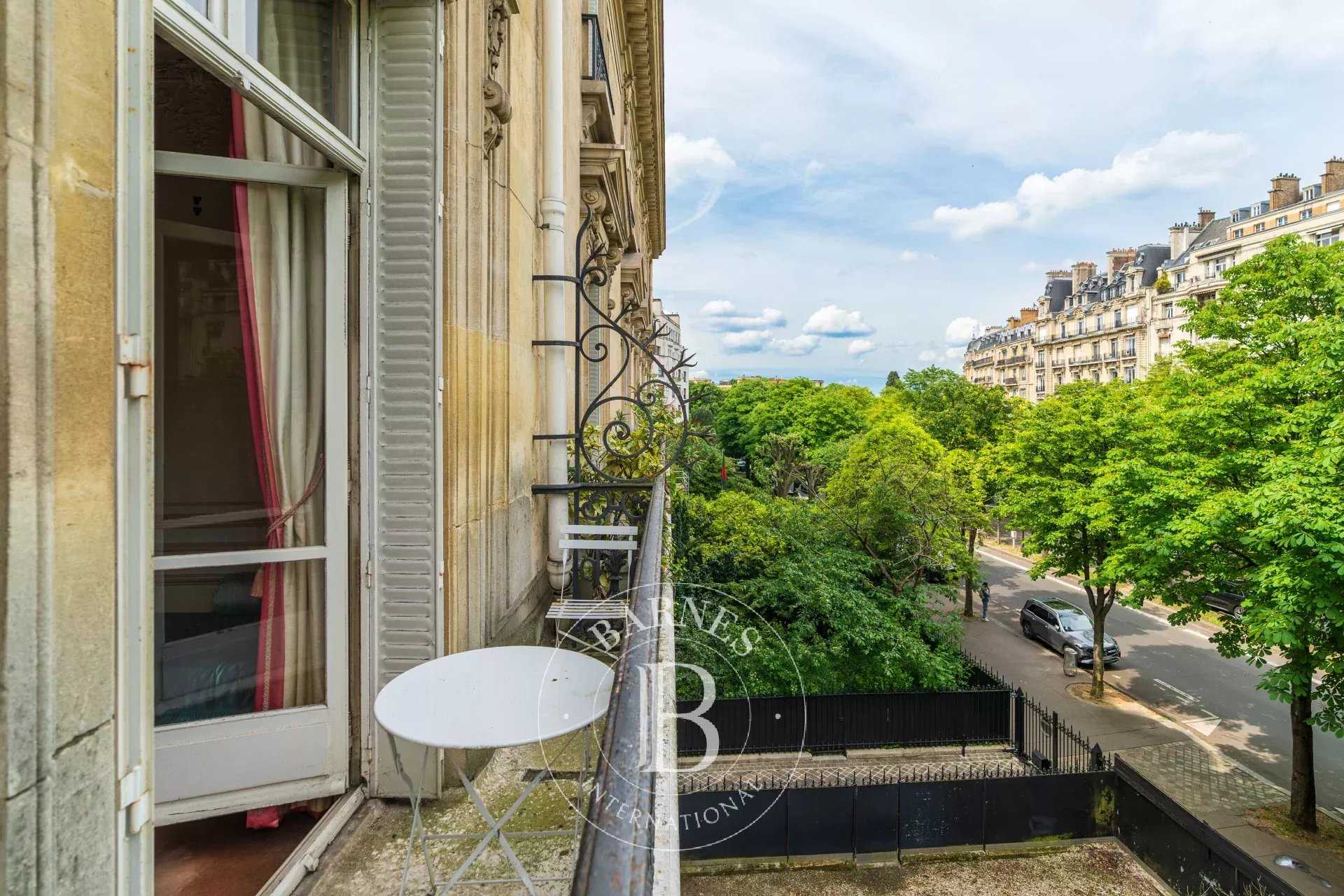 Paris  - Apartment 6 Bedrooms