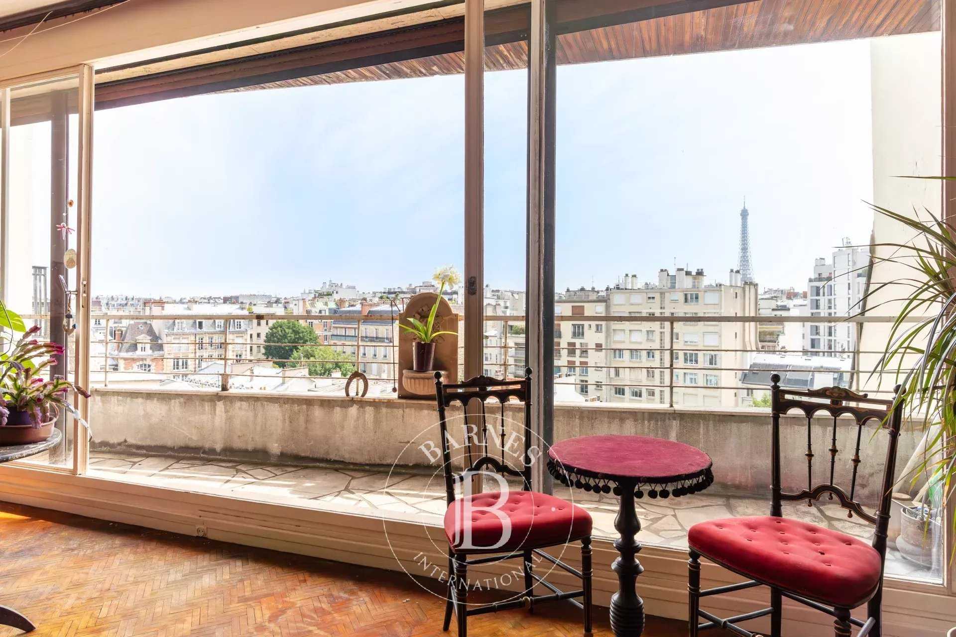 Paris  - Appartement 4 Pièces 2 Chambres