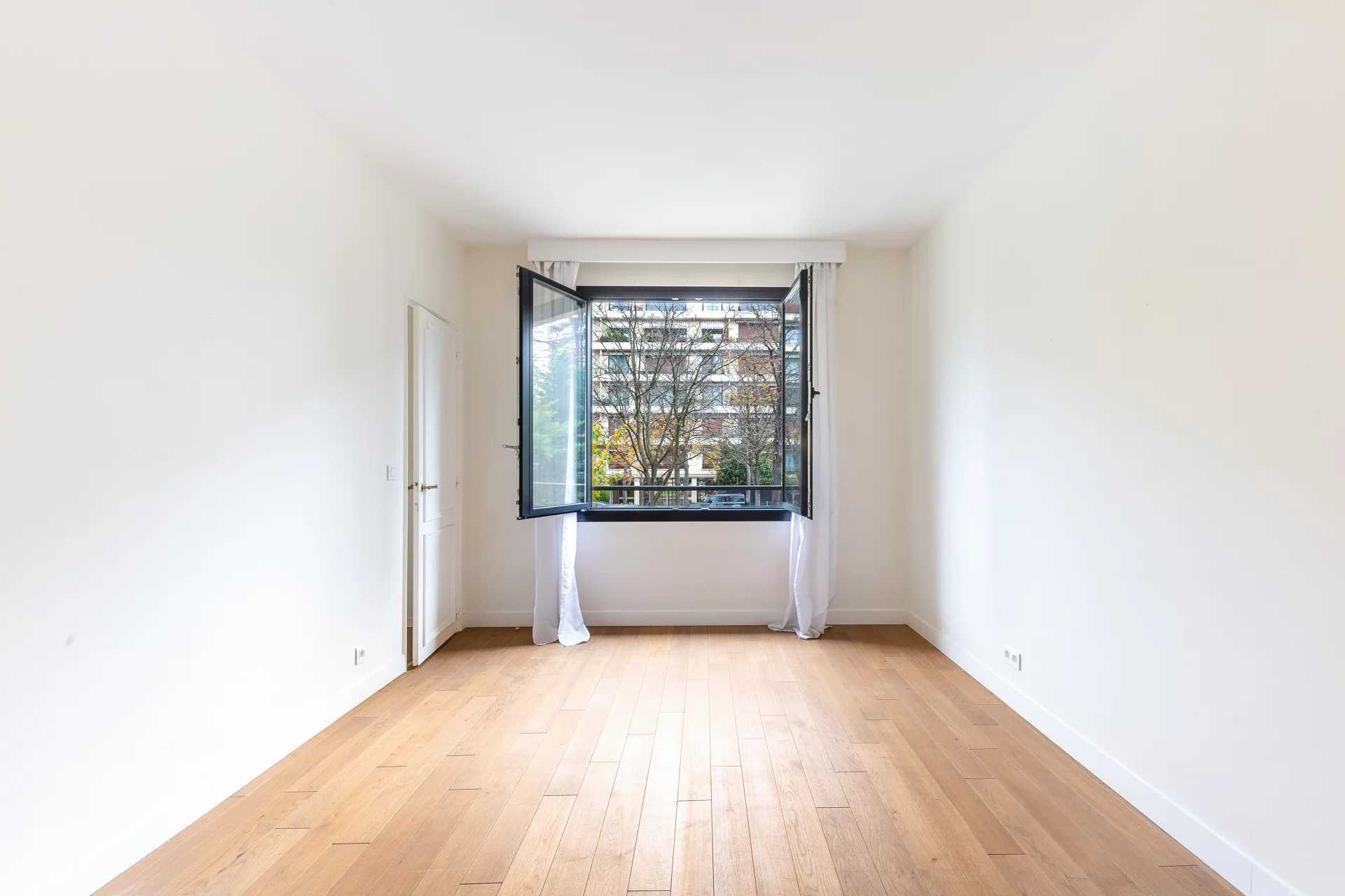 Paris  - Apartment 3 Bedrooms