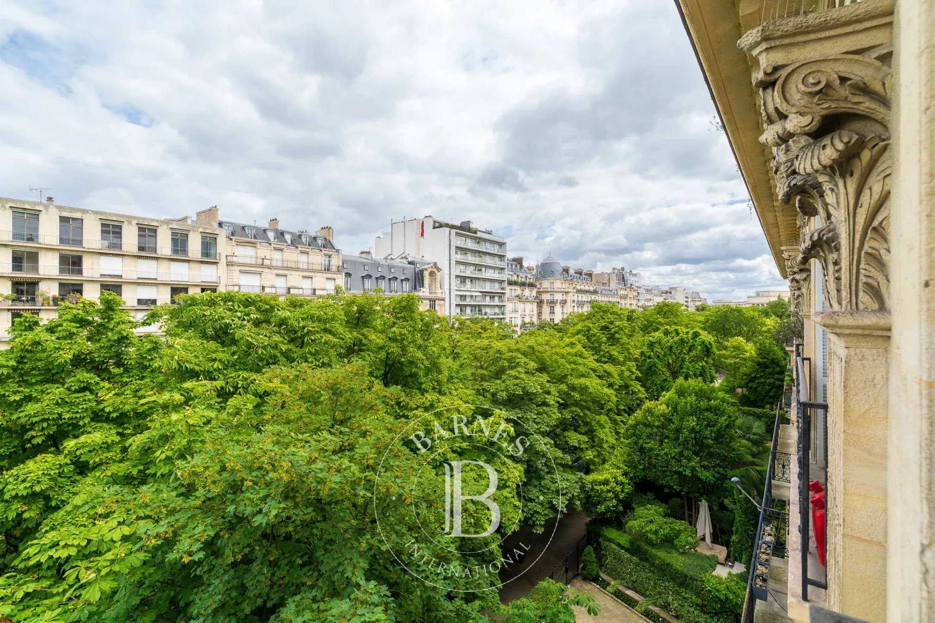 Paris  - Appartement 7 Pi&egrave;ces 4 Chambres