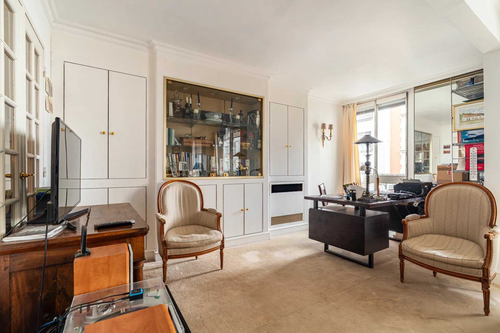 Paris  - Appartement 5 Pi&egrave;ces 3 Chambres