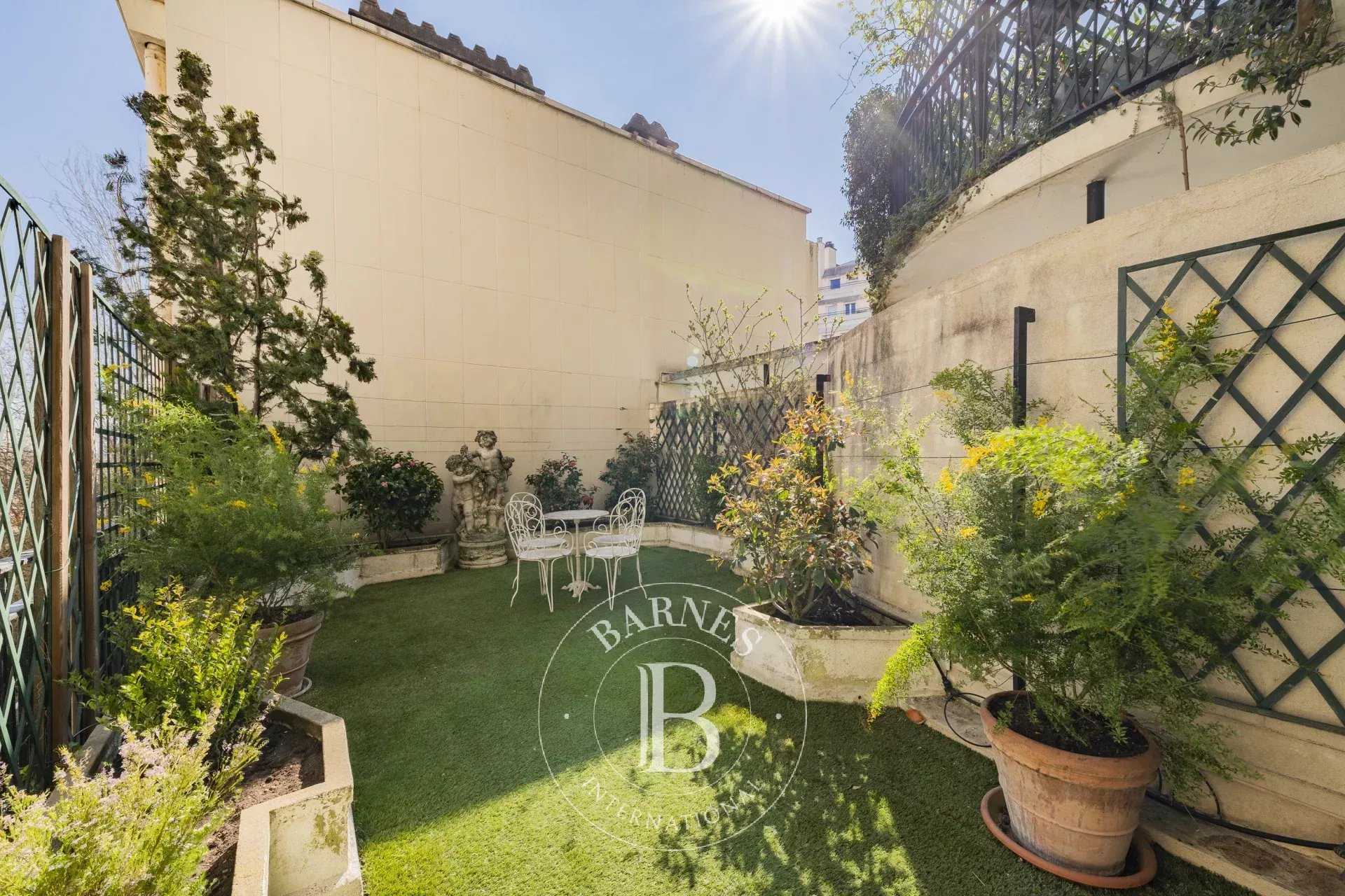 Paris  - Apartment 2 Bedrooms