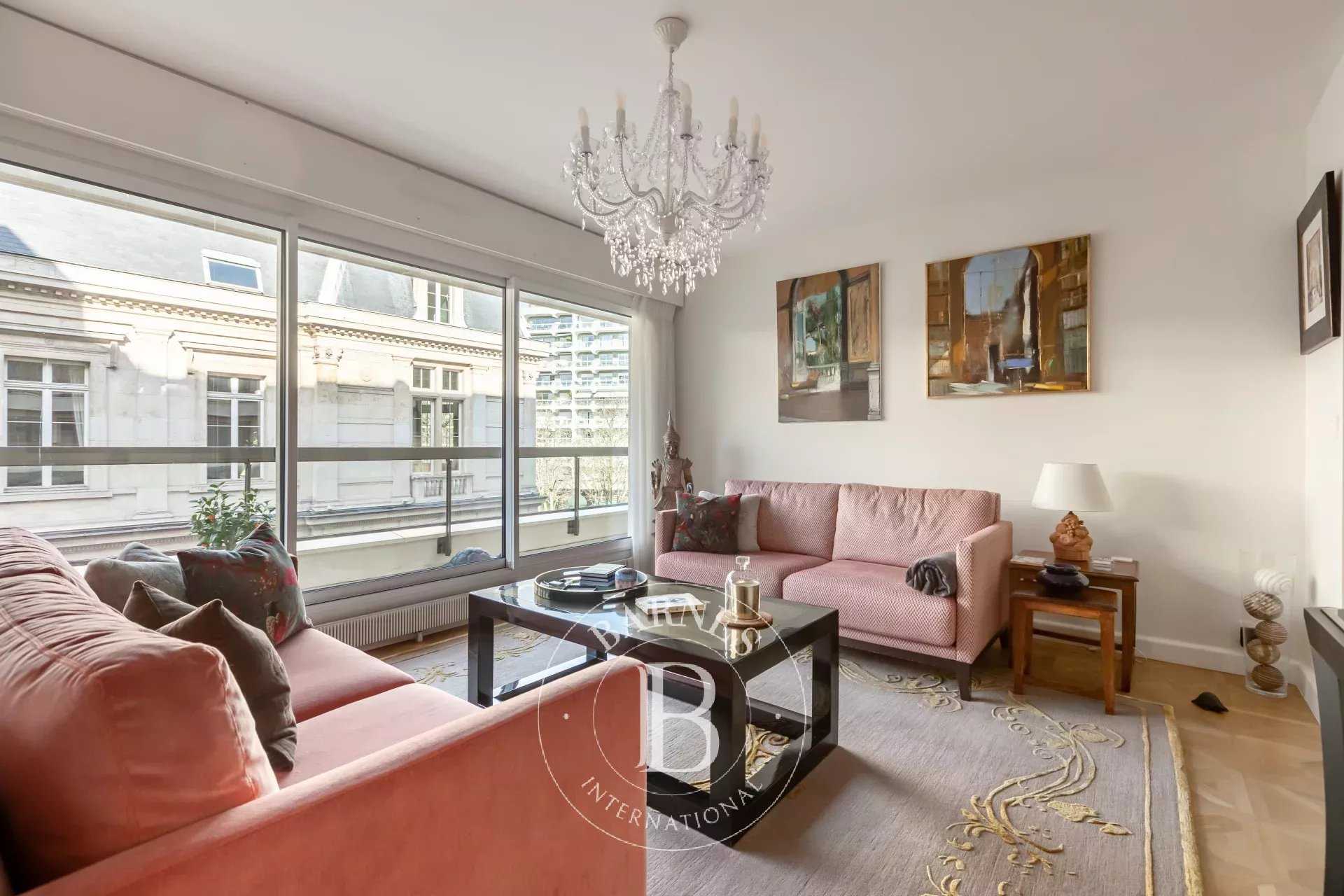 Paris  - Appartement 4 Pièces 3 Chambres