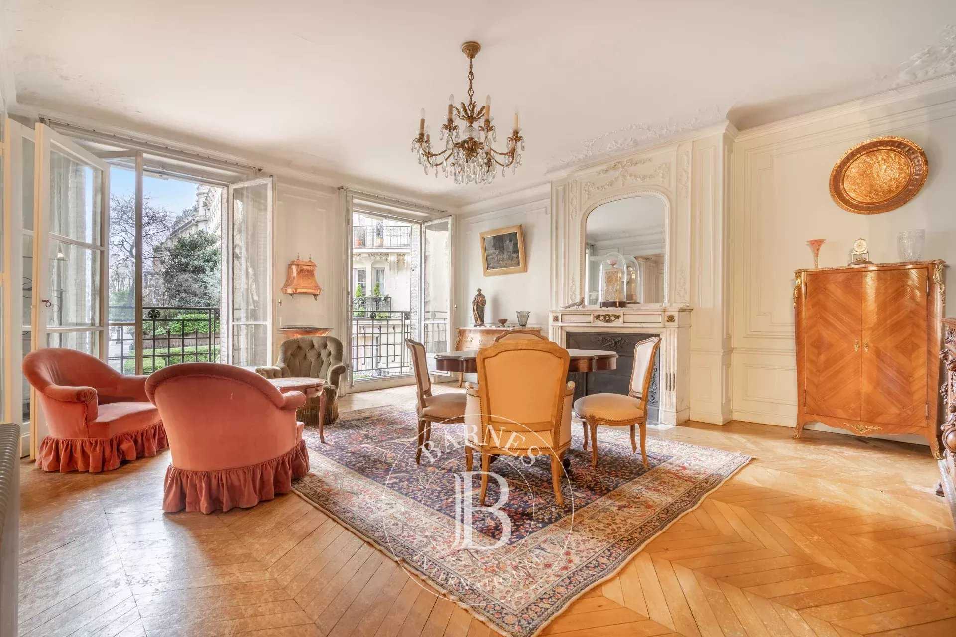 Paris  - Appartement 6 Pièces 4 Chambres
