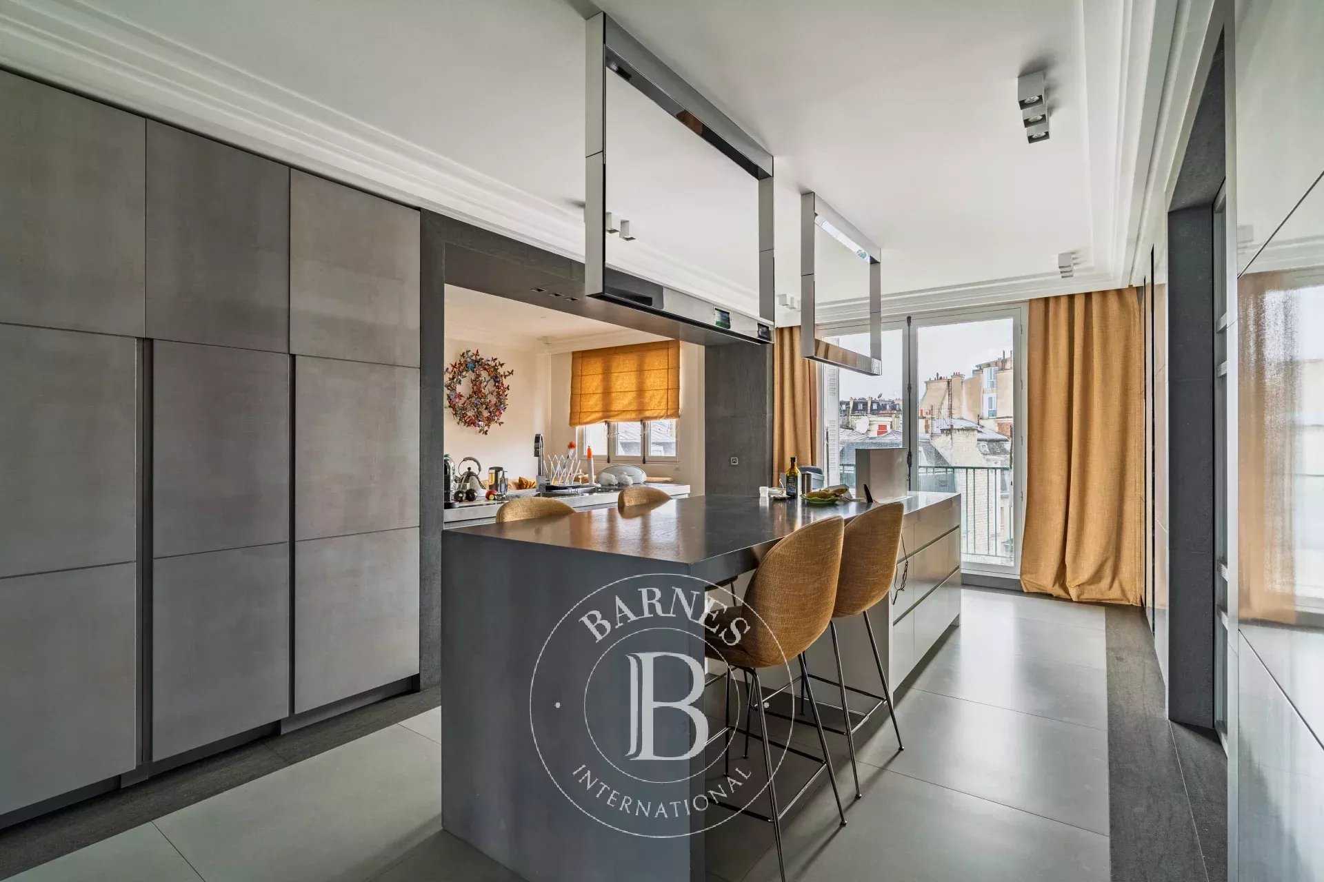 Paris  - Apartment 5 Bedrooms