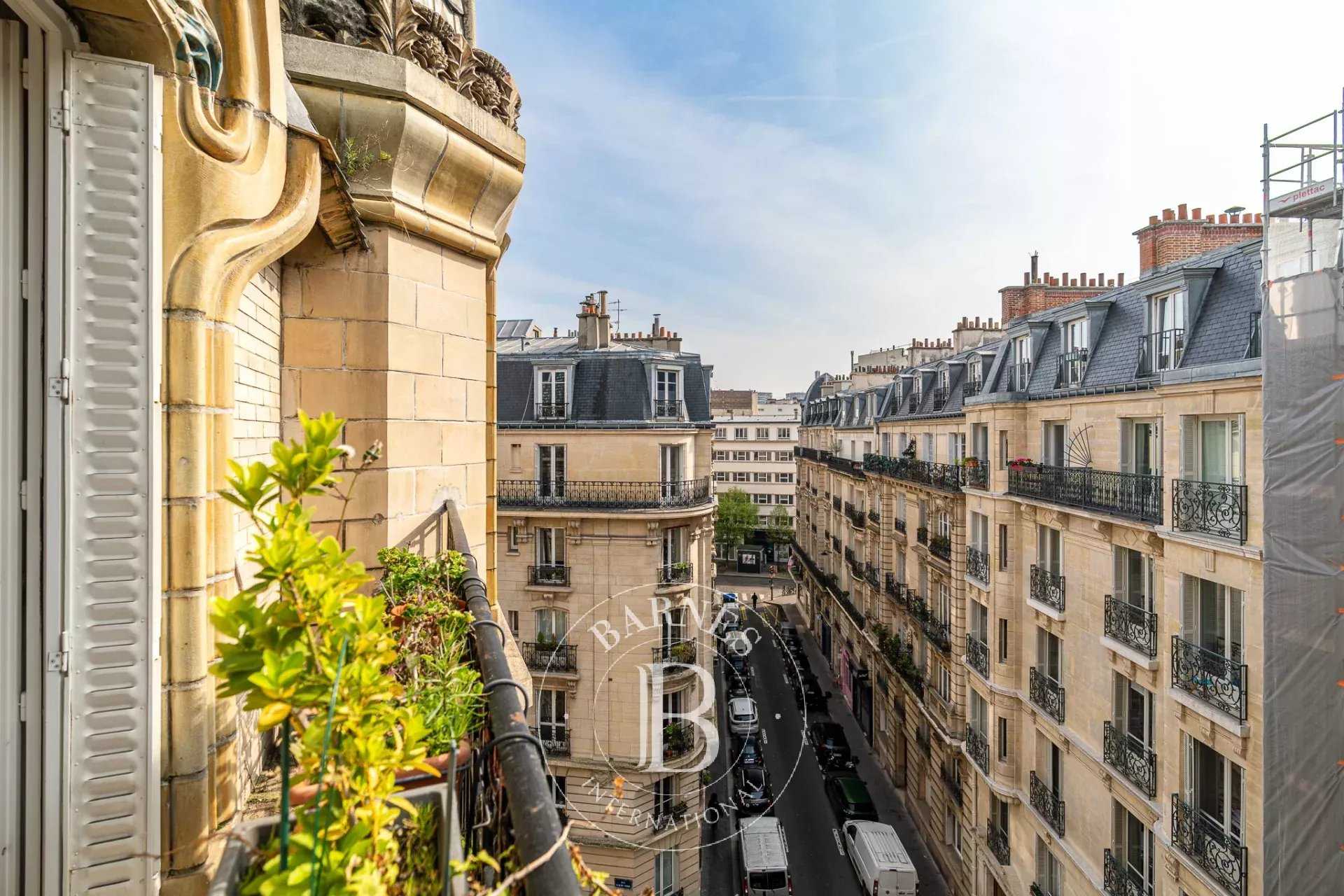 Paris  - Appartement 5 Pi&egrave;ces 3 Chambres